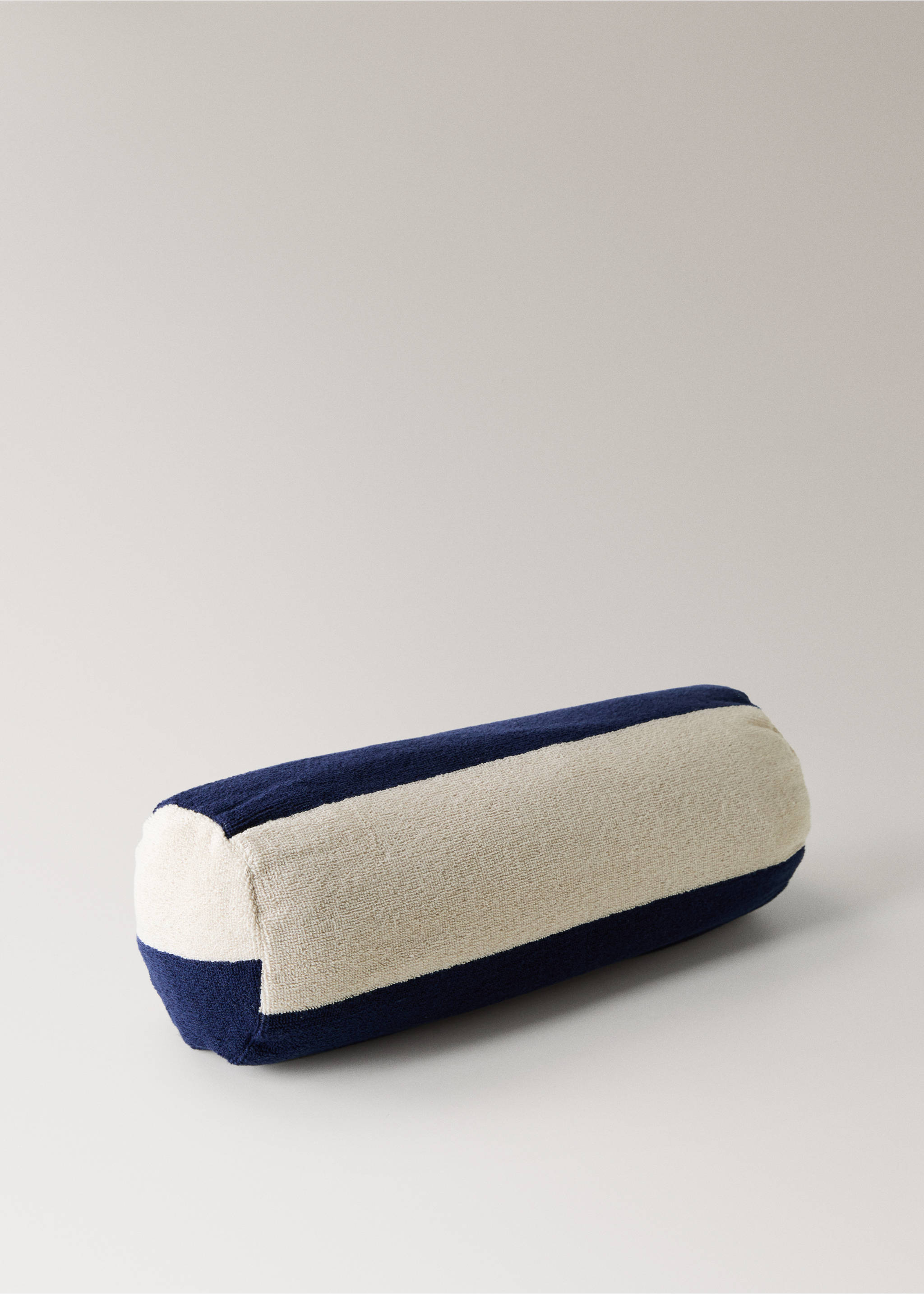 Bolster-Kissen im Handtuch-Effekt - Detail des Artikels 1, Sandfarben. Ref: 87040459-00.