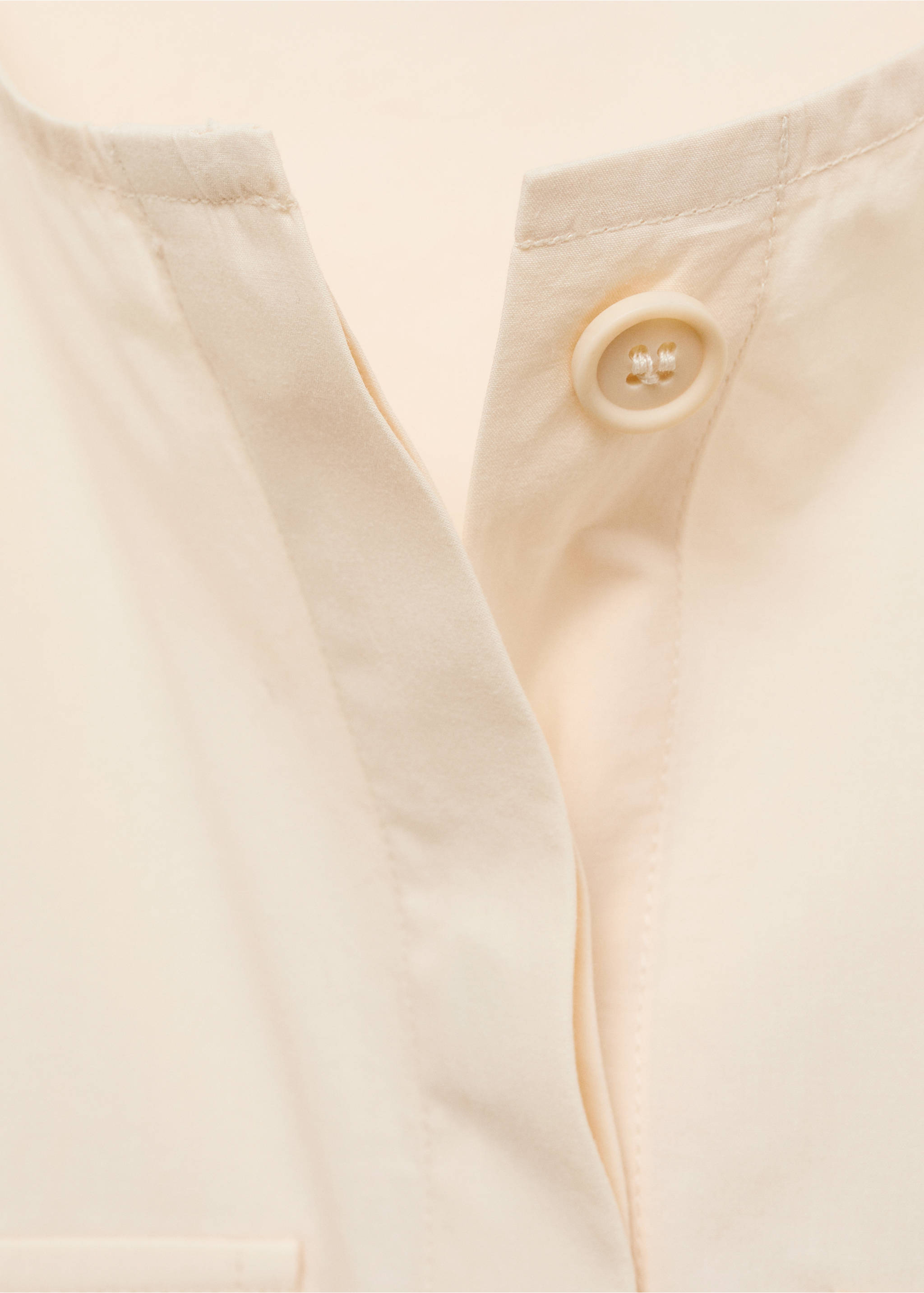 Chest-pocket cotton blouse - Details of the article 8, Ecru. Ref: 87040579-00.