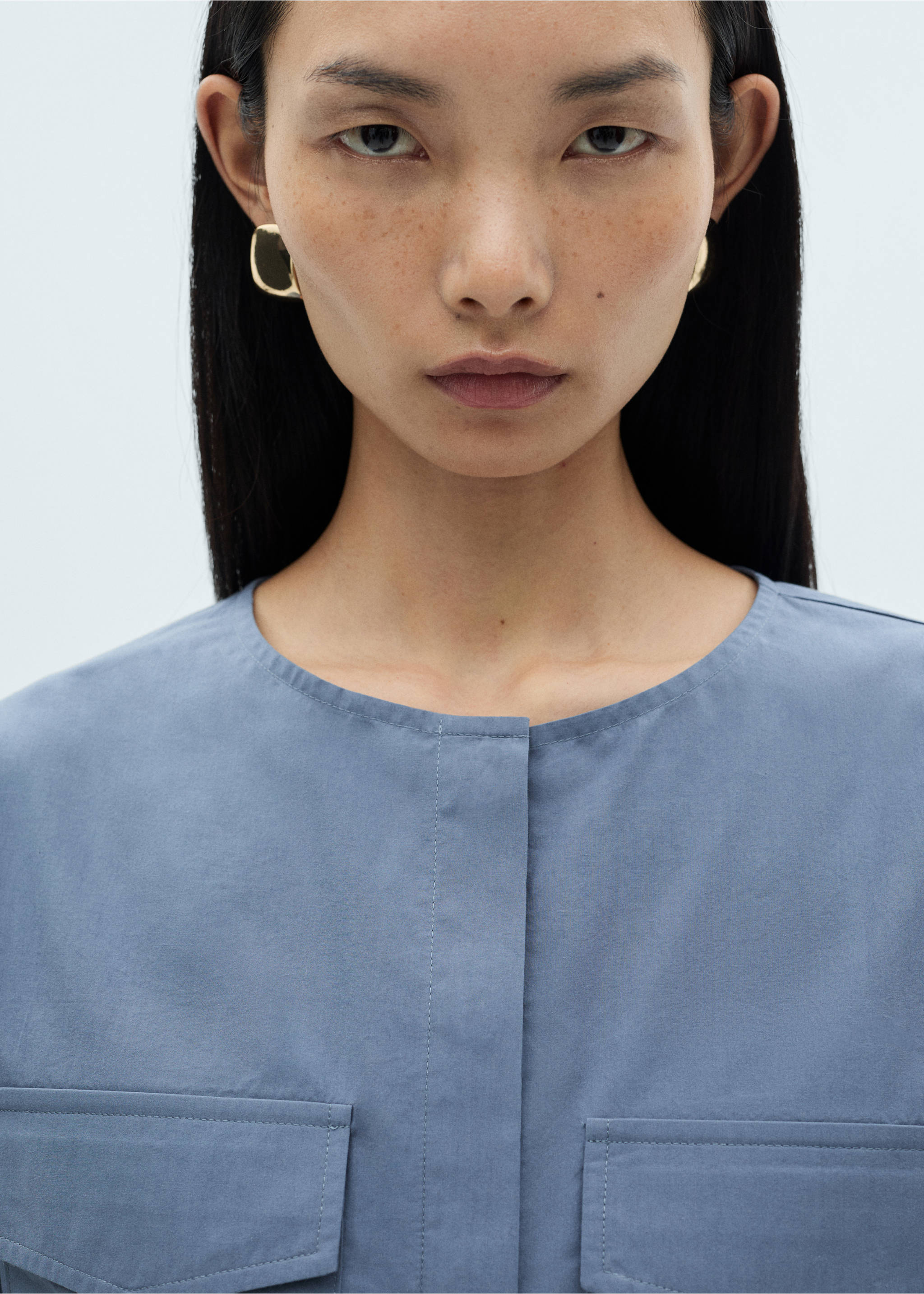 Chest-pocket cotton blouse - Details of the article 1, Blue. Ref: 87040579-00.