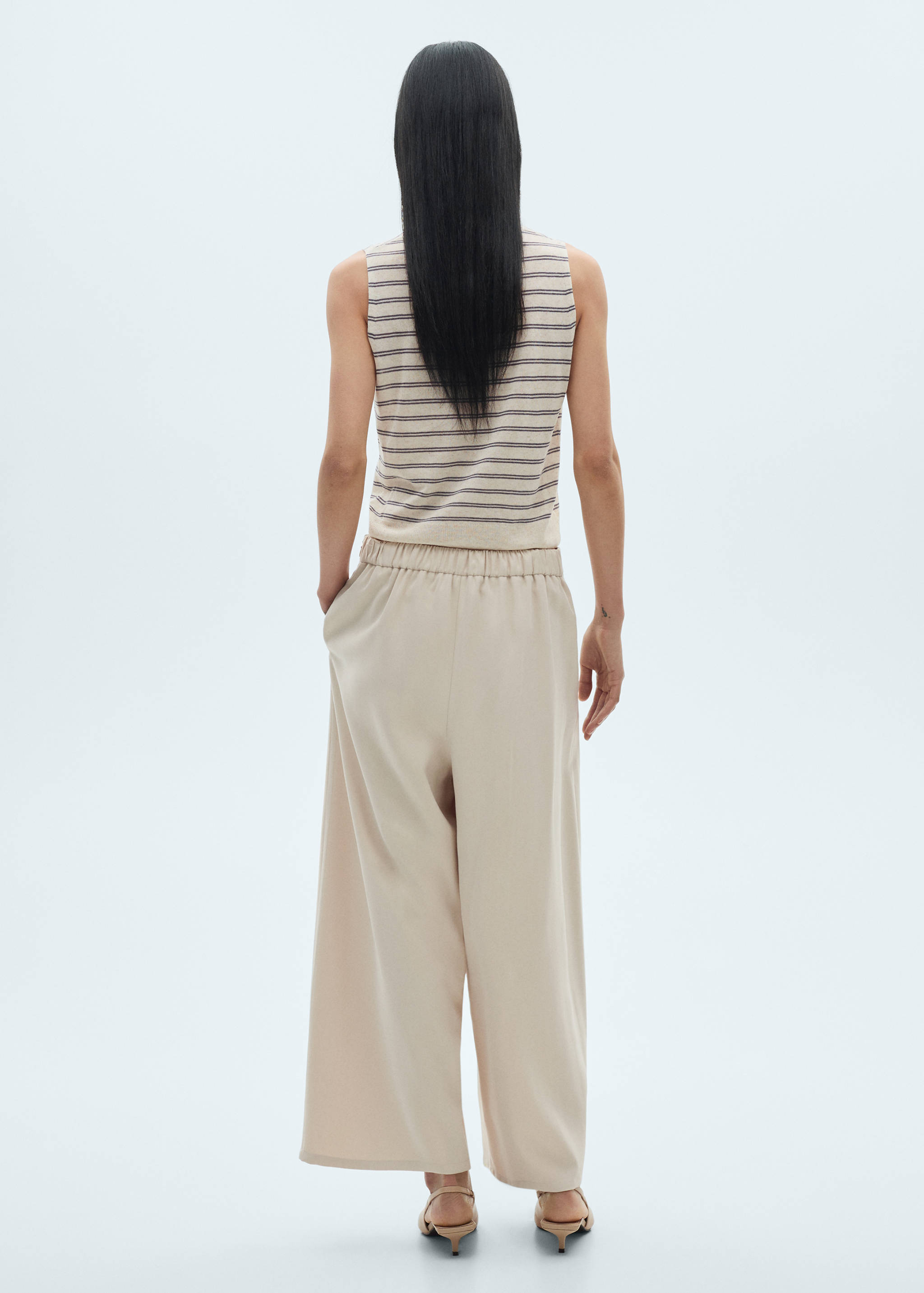 Pantaloni wide-leg cu pense - Spatele articolului