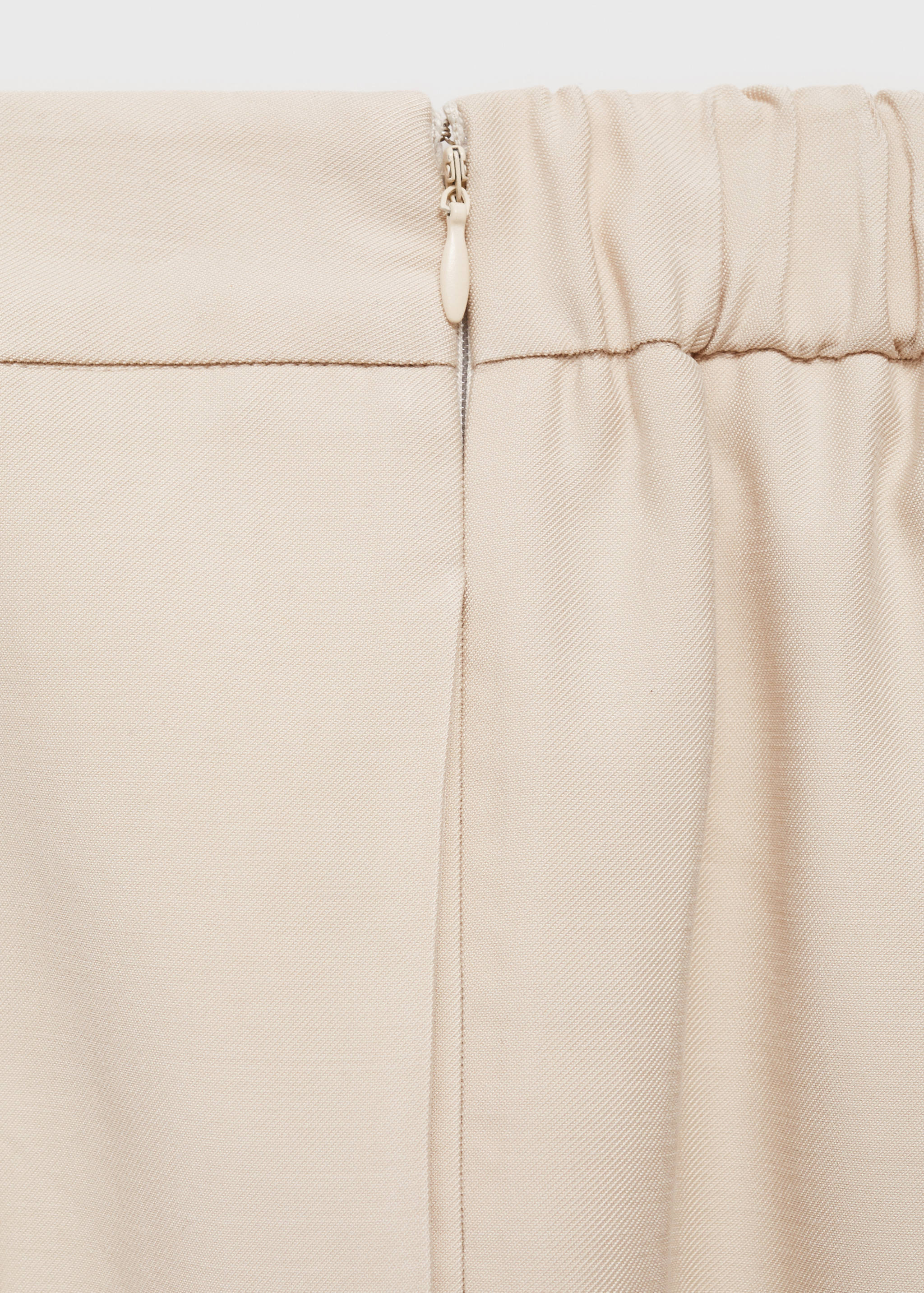 Pantaloni wide-leg cu pense - Detaliu al articolului 8