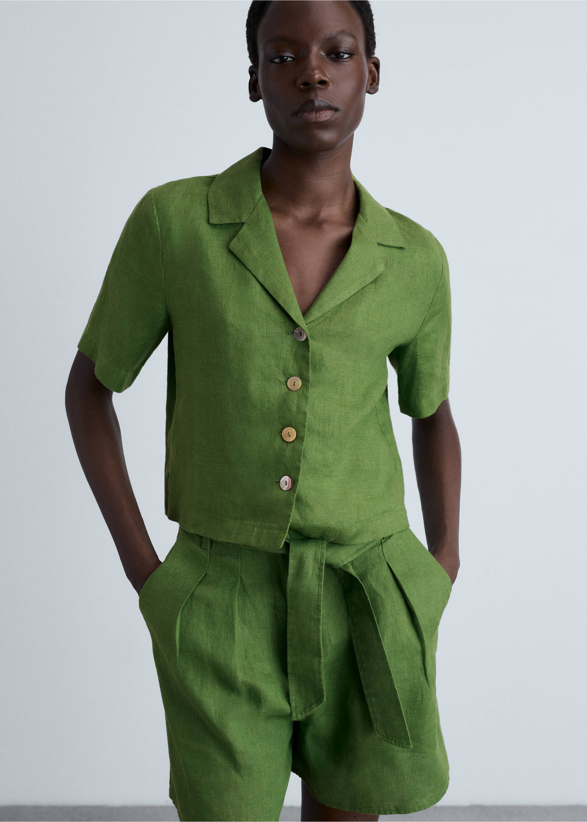 Short lin ceinture - Plan moyen, Vert. Ref: 87040591-00.