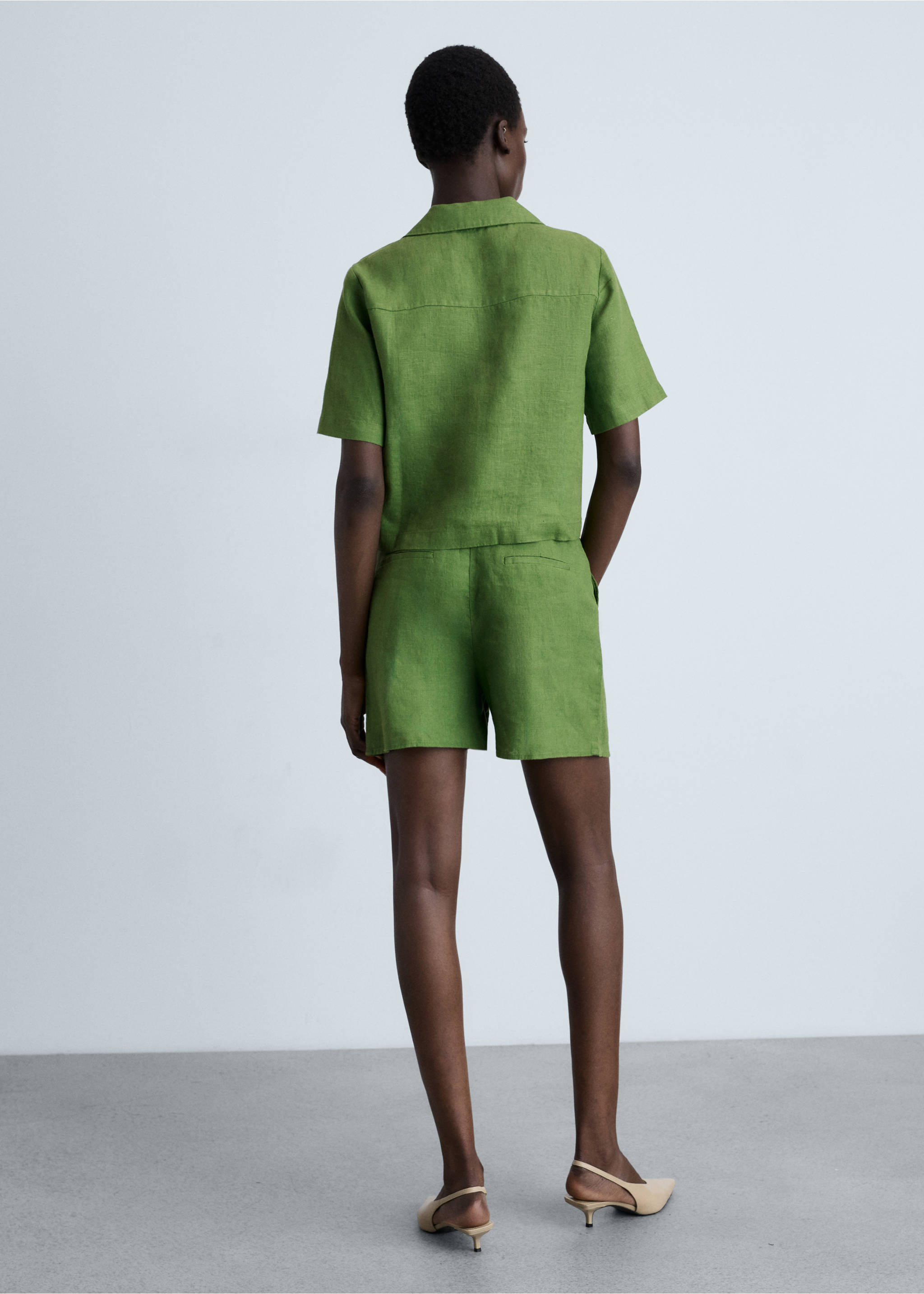 Short lin ceinture - Verso de l’article, Vert. Ref: 87040591-00.