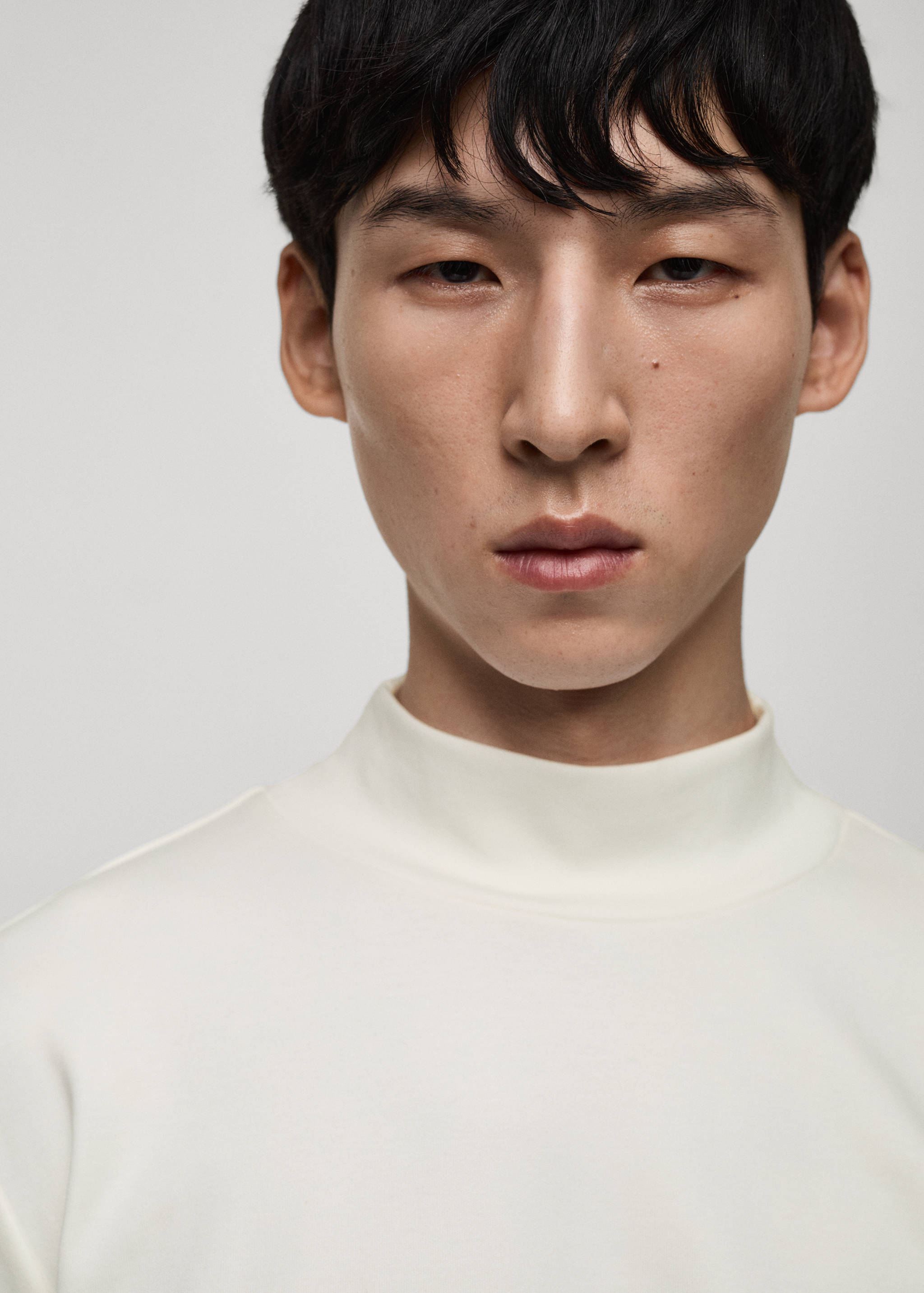 Langärmliges T-Shirt mit halbhohem Kragen - Detail des Artikels 1