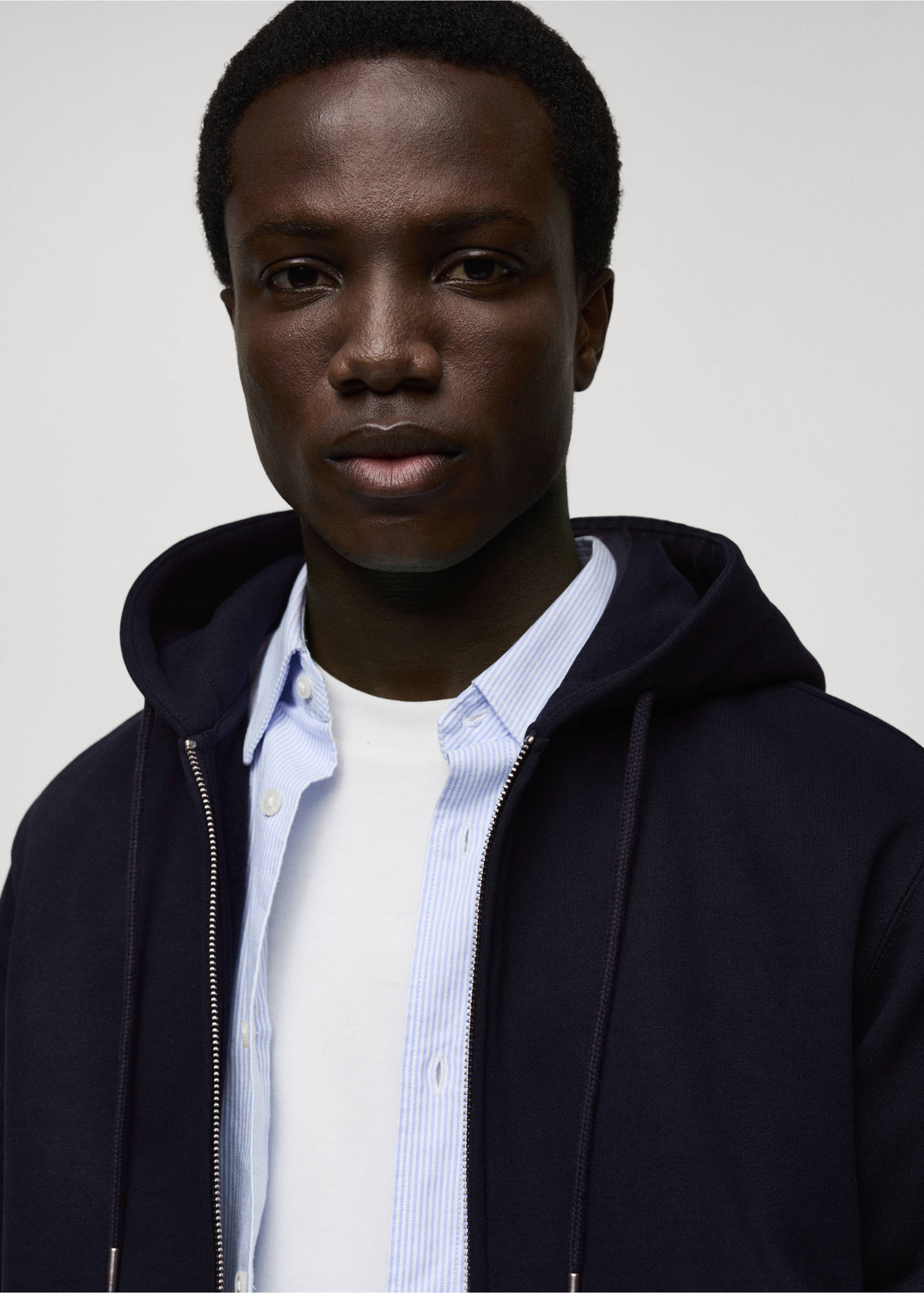 Regular Fit-Kapuzensweatshirt - Detail des Artikels 1, Dunkles Marineblau. Ref: 87040602-00.