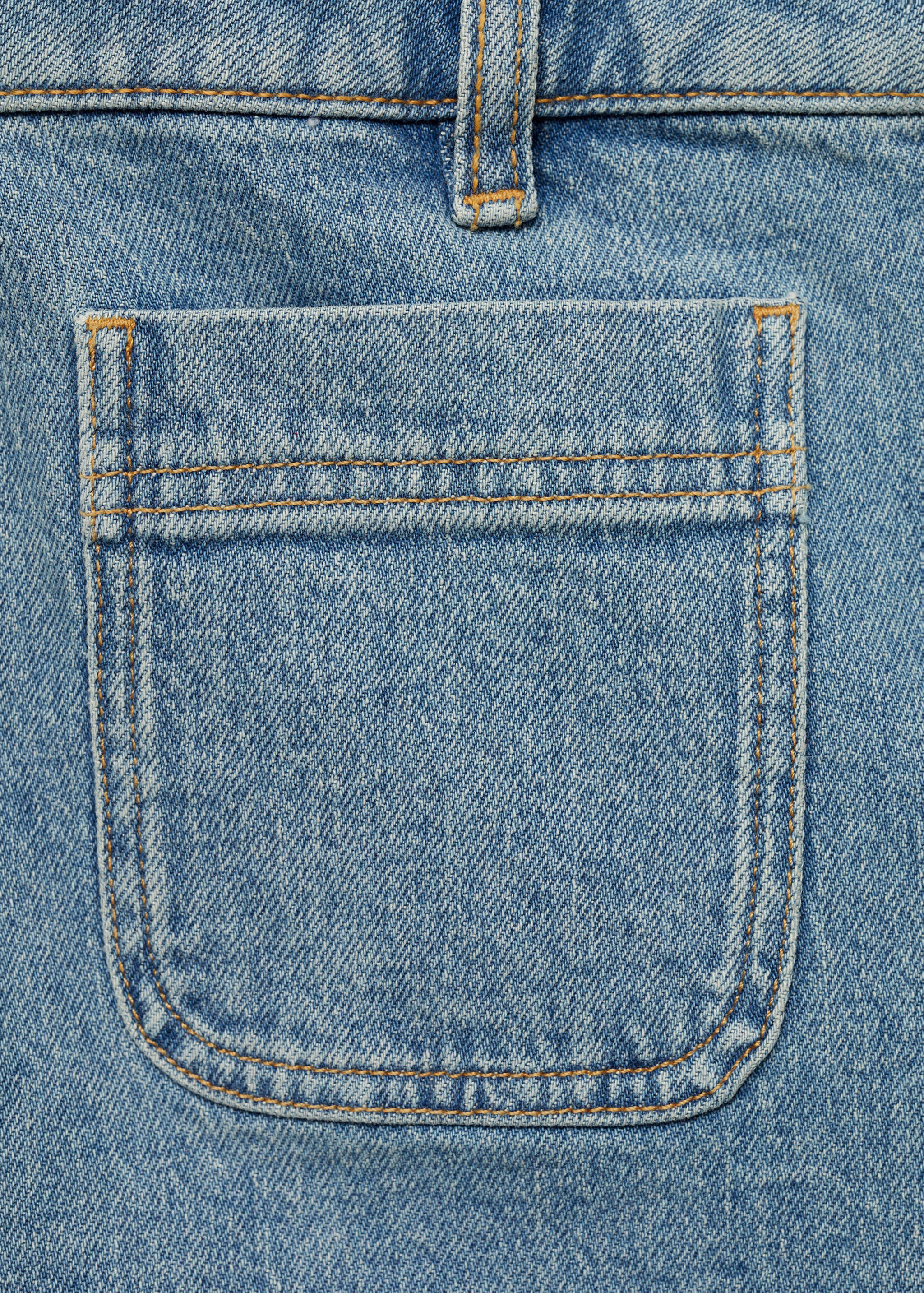 High-waisted denim shorts with pockets - Details of the article 0