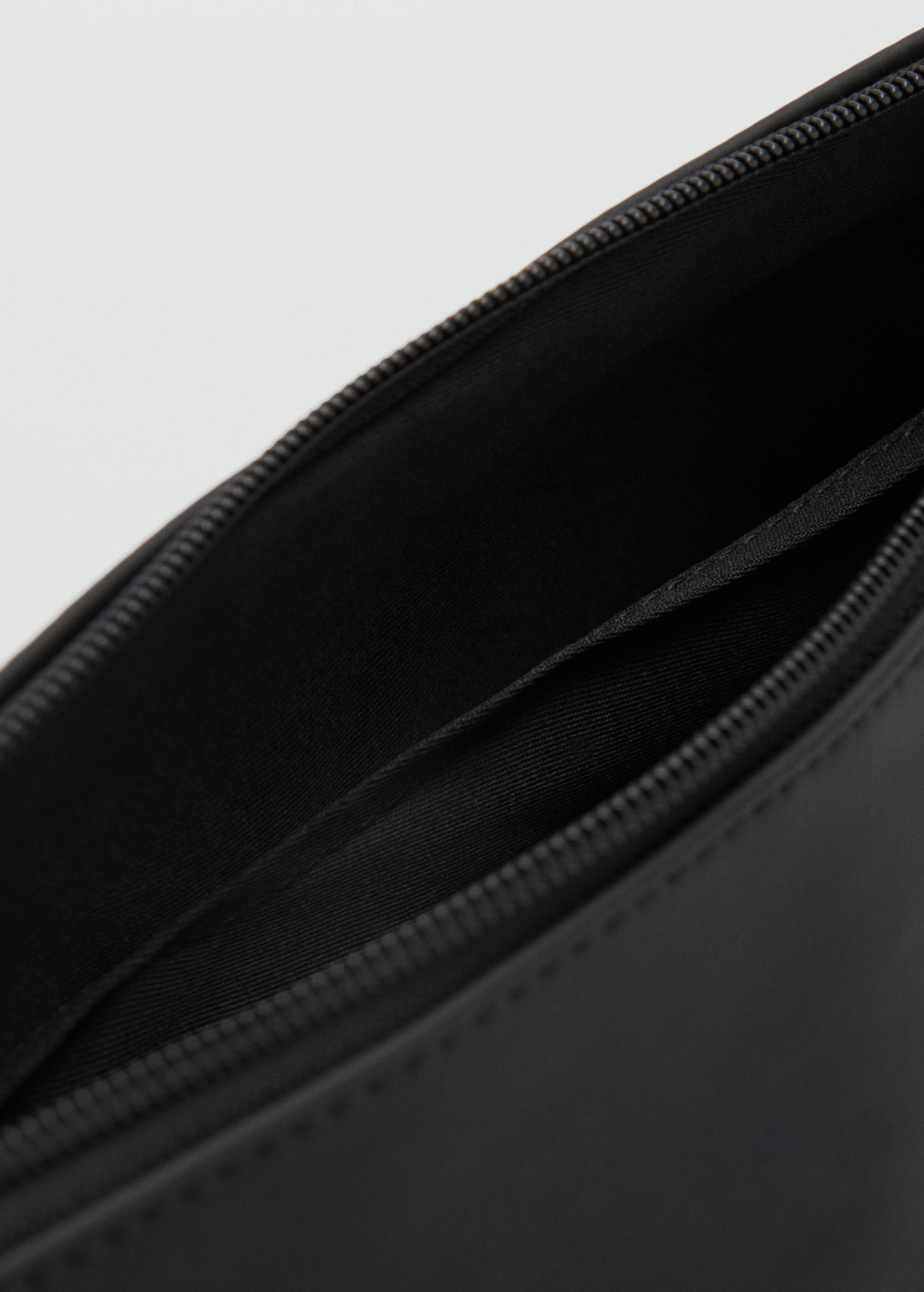 Rubberised shoulder bag - Details of the article 1