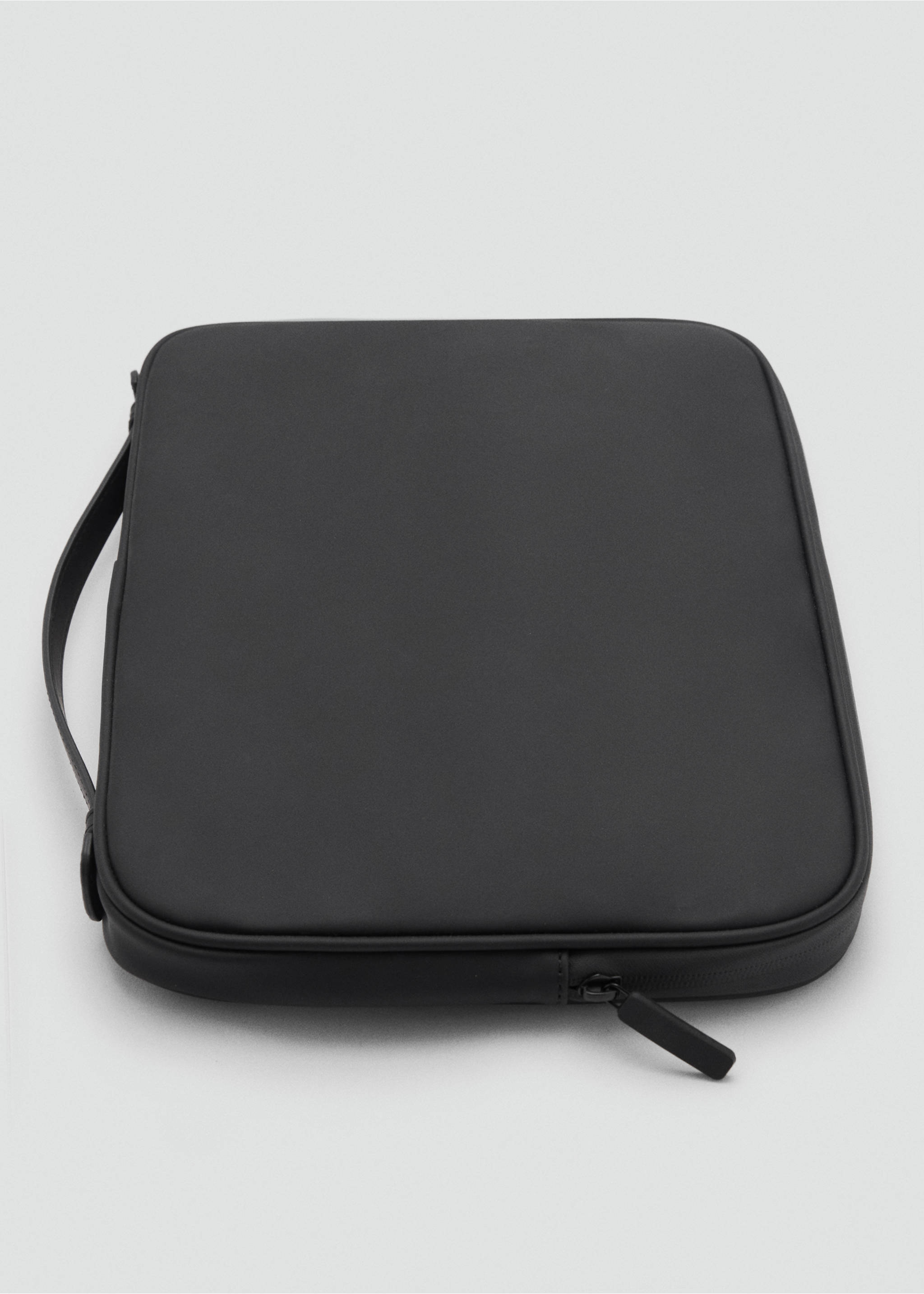 Rubberized laptop case - Details of the article 1, Black. Ref: 87040606-00.