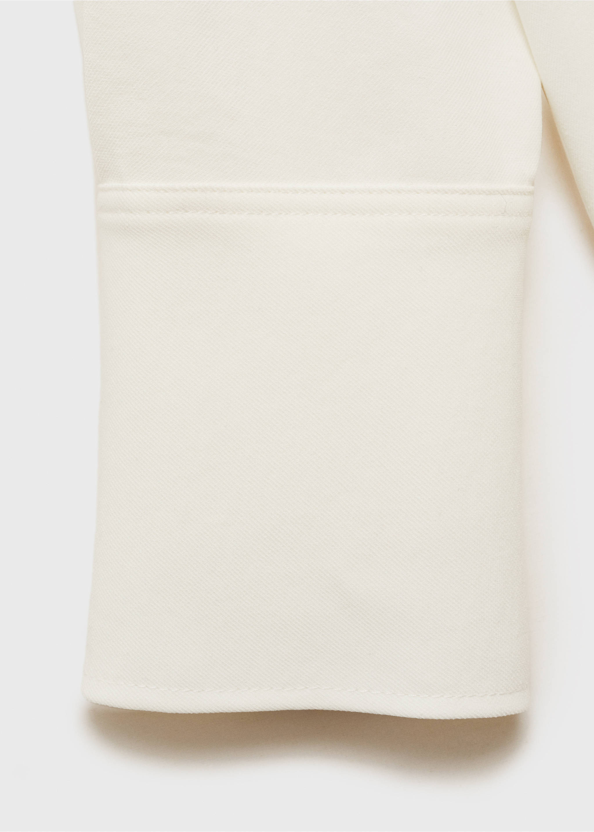 Fließende Bluse mit Knöpfen - Detail des Artikels 0, Cremeweiß. Ref: 87040635-00.