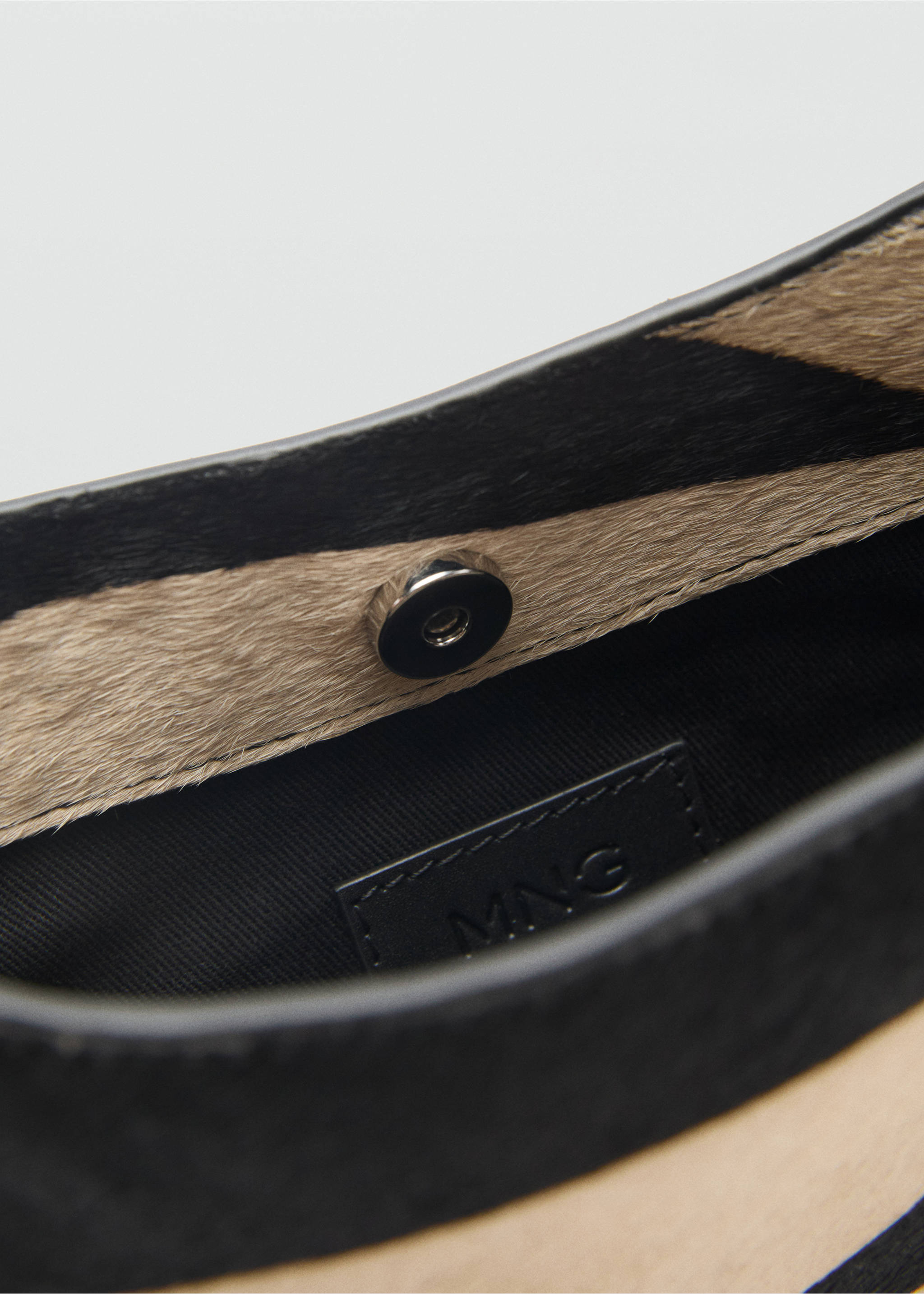Zebra-print leather bag - Details of the article 2, Black. Ref: 87040655-00.