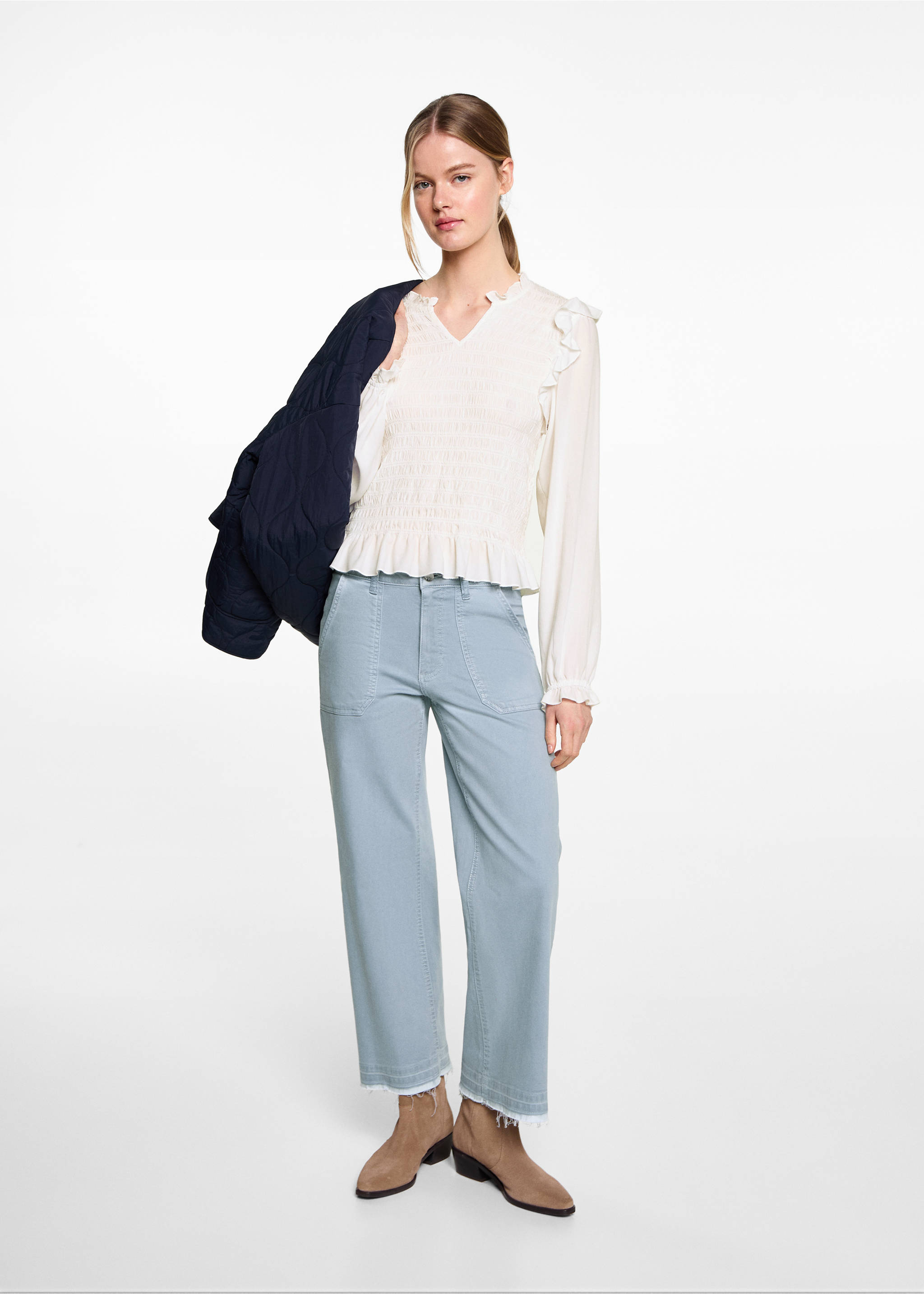 Geraffte Bluse mit Rüschen - Allgemeine Ansicht, Cremeweiß. Ref: 87042537-00.