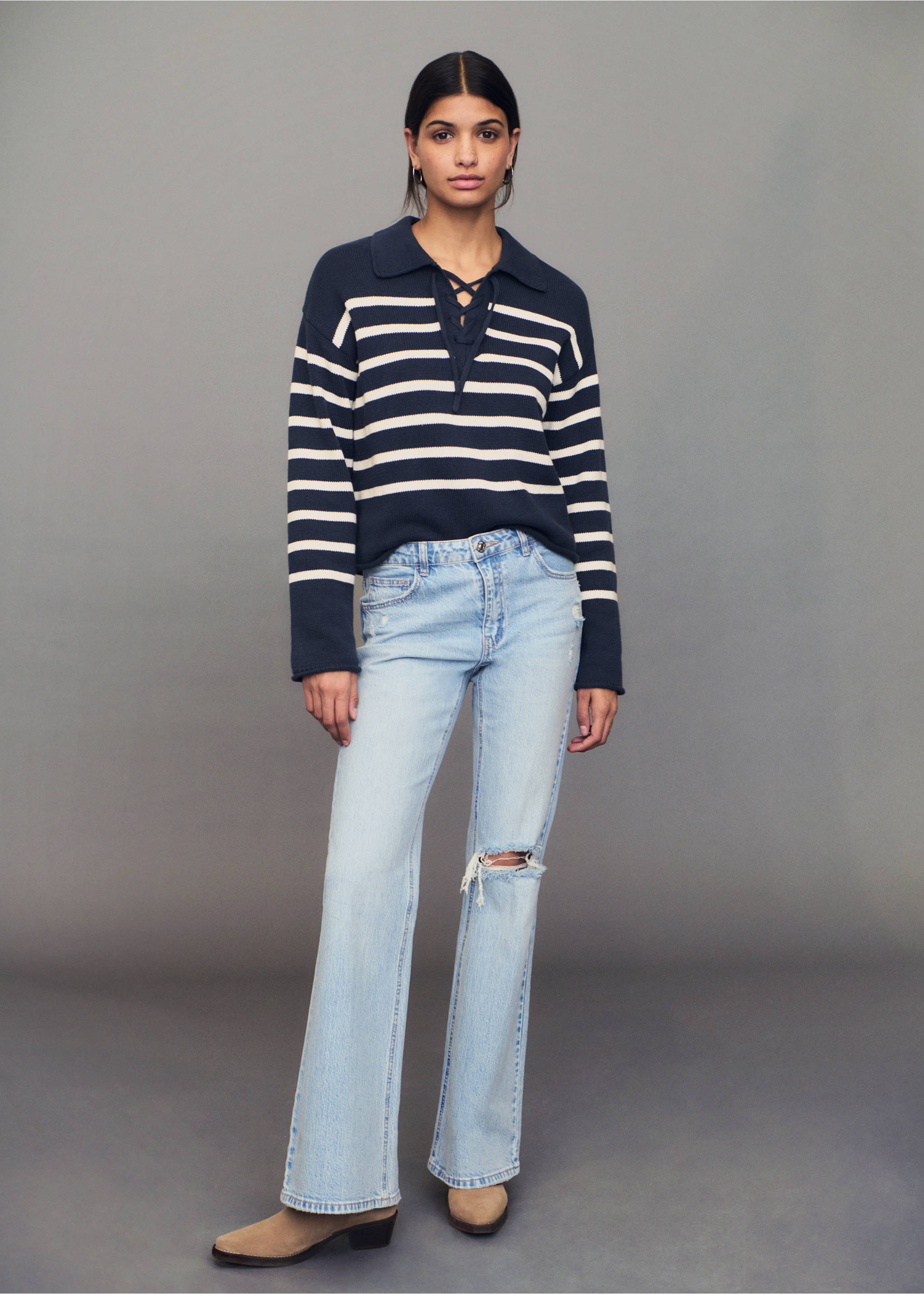 Gestreifter Pullover mit Polokragen - Detail des Artikels 7, Blau. Ref: 87042538-00.