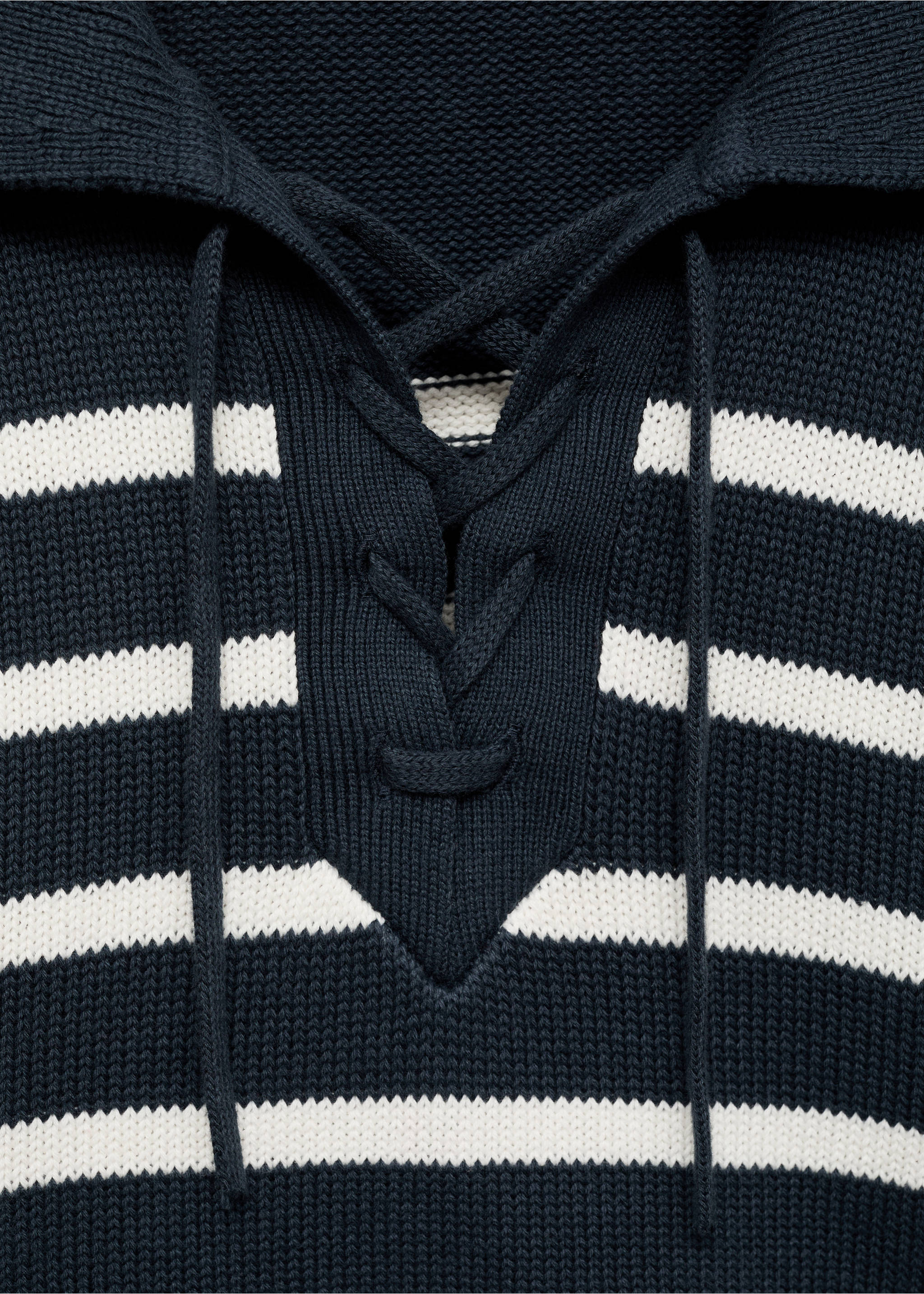 Gestreifter Pullover mit Polokragen - Detail des Artikels 8, Blau. Ref: 87042538-00.