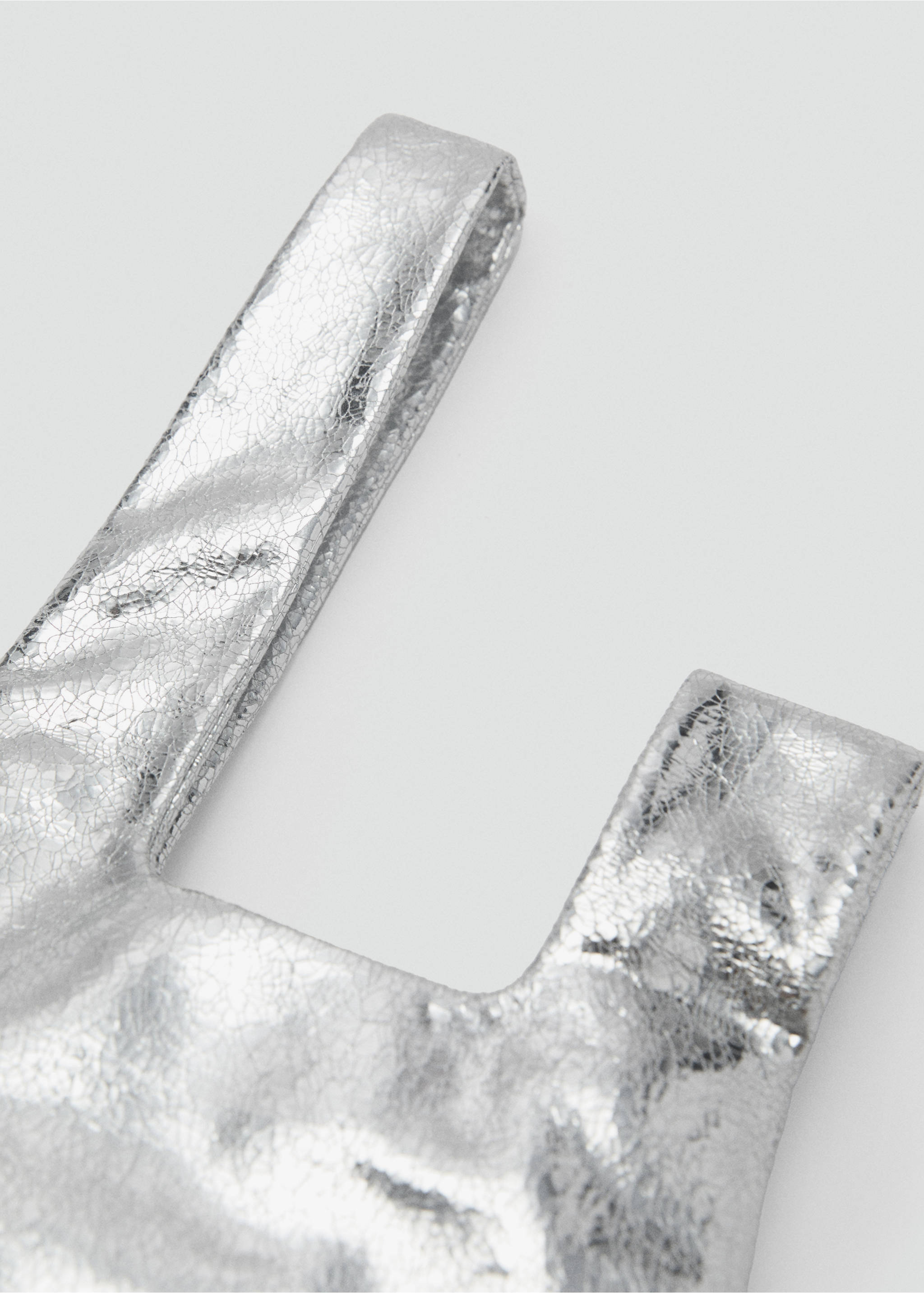Bolso mano metalizado - Detalle del artículo 1, Plata. Ref: 87042540-00.
