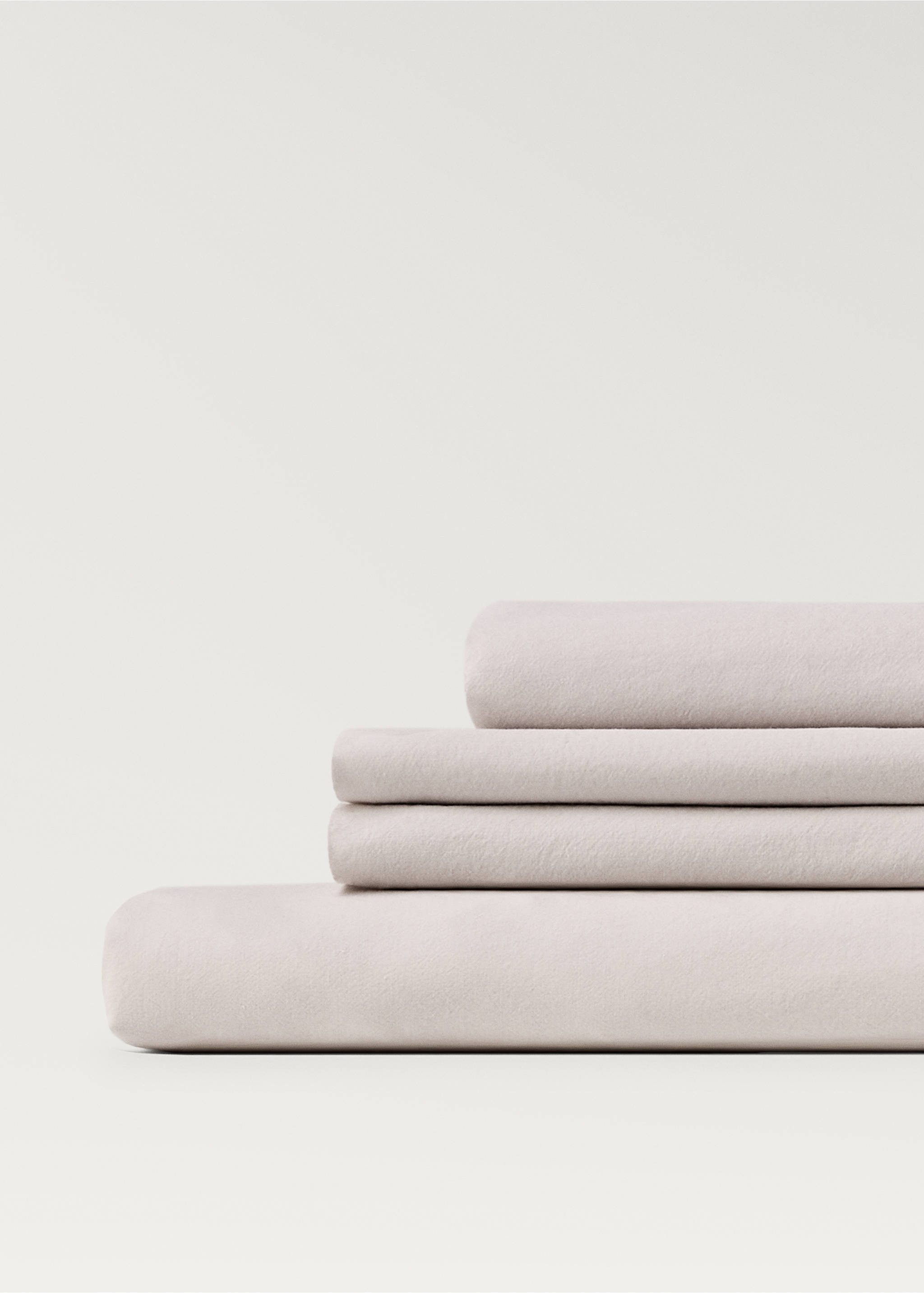 Washed cotton fitted sheet for 150 cm bed - Details of the article 1, Light/Pastel Grey. Ref: 87042930-00.