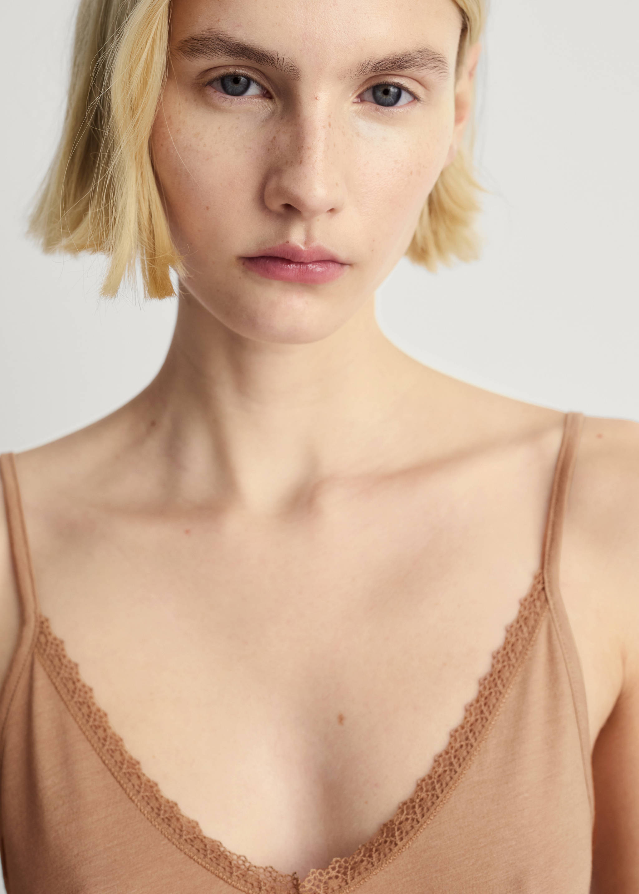 Cotton nightdress with lace trim - Details of the article 1