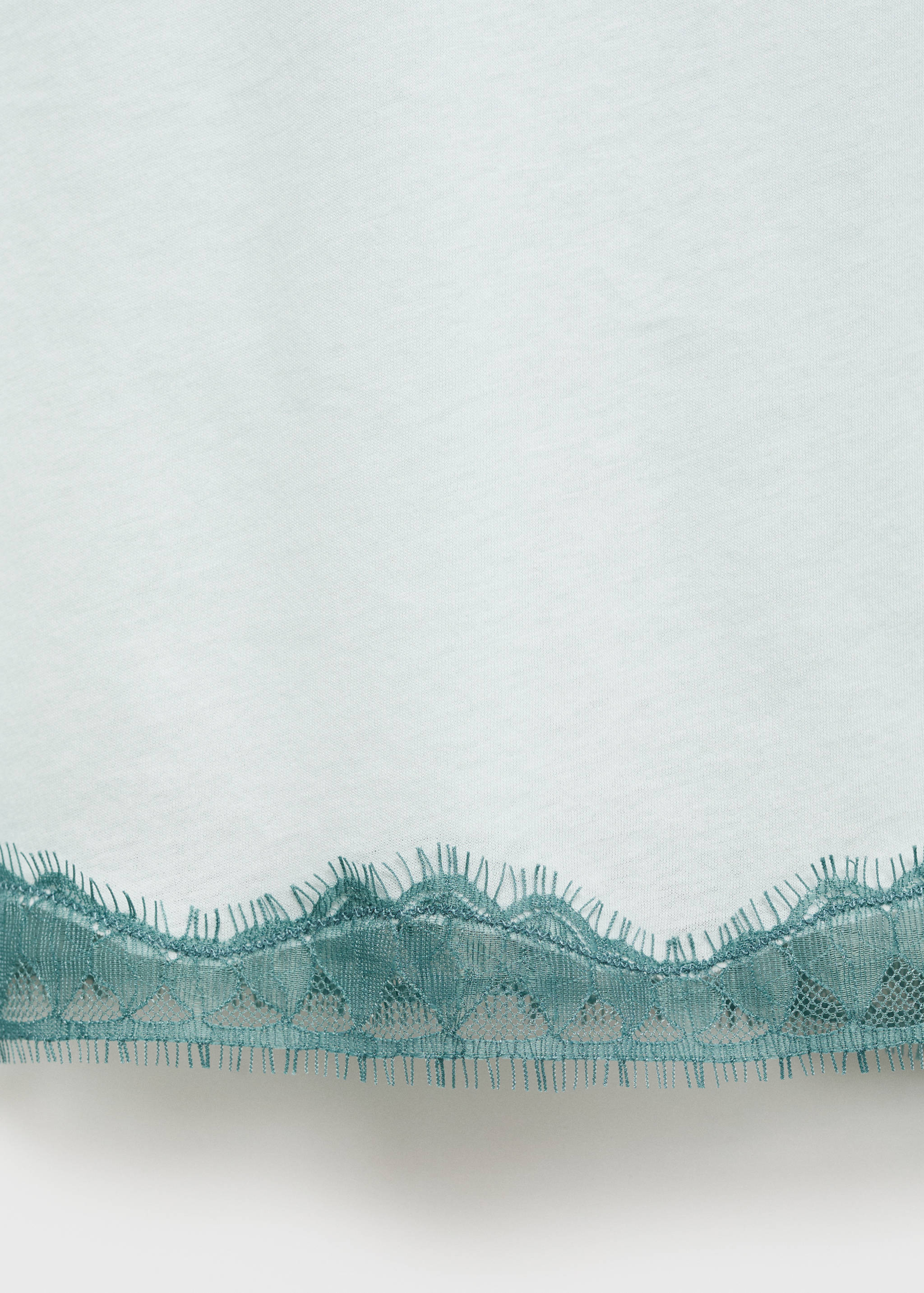 Lace-trimmed nightgown - Details of the article 0