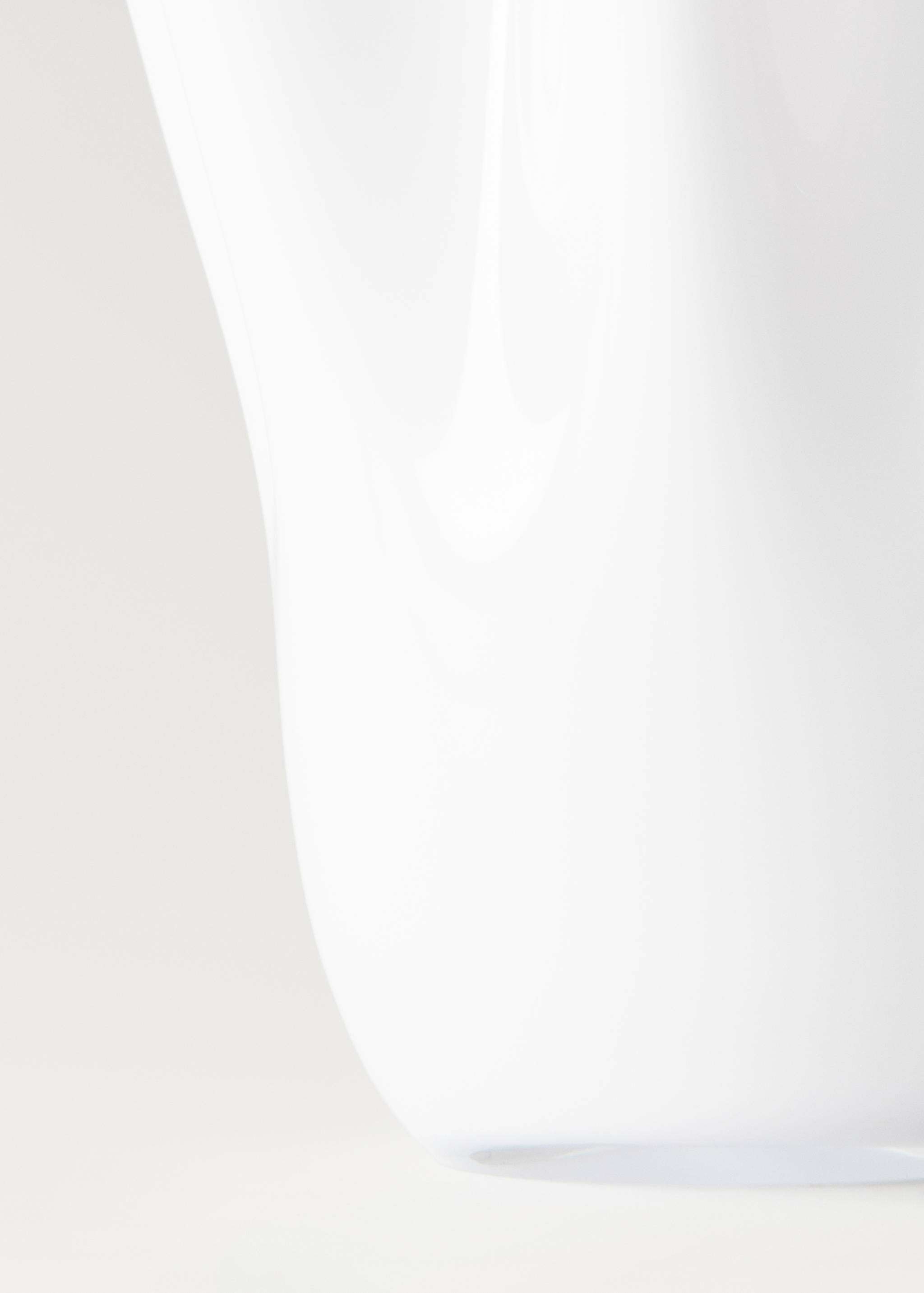 Irregular hand-blown glass vase - Details of the article 2