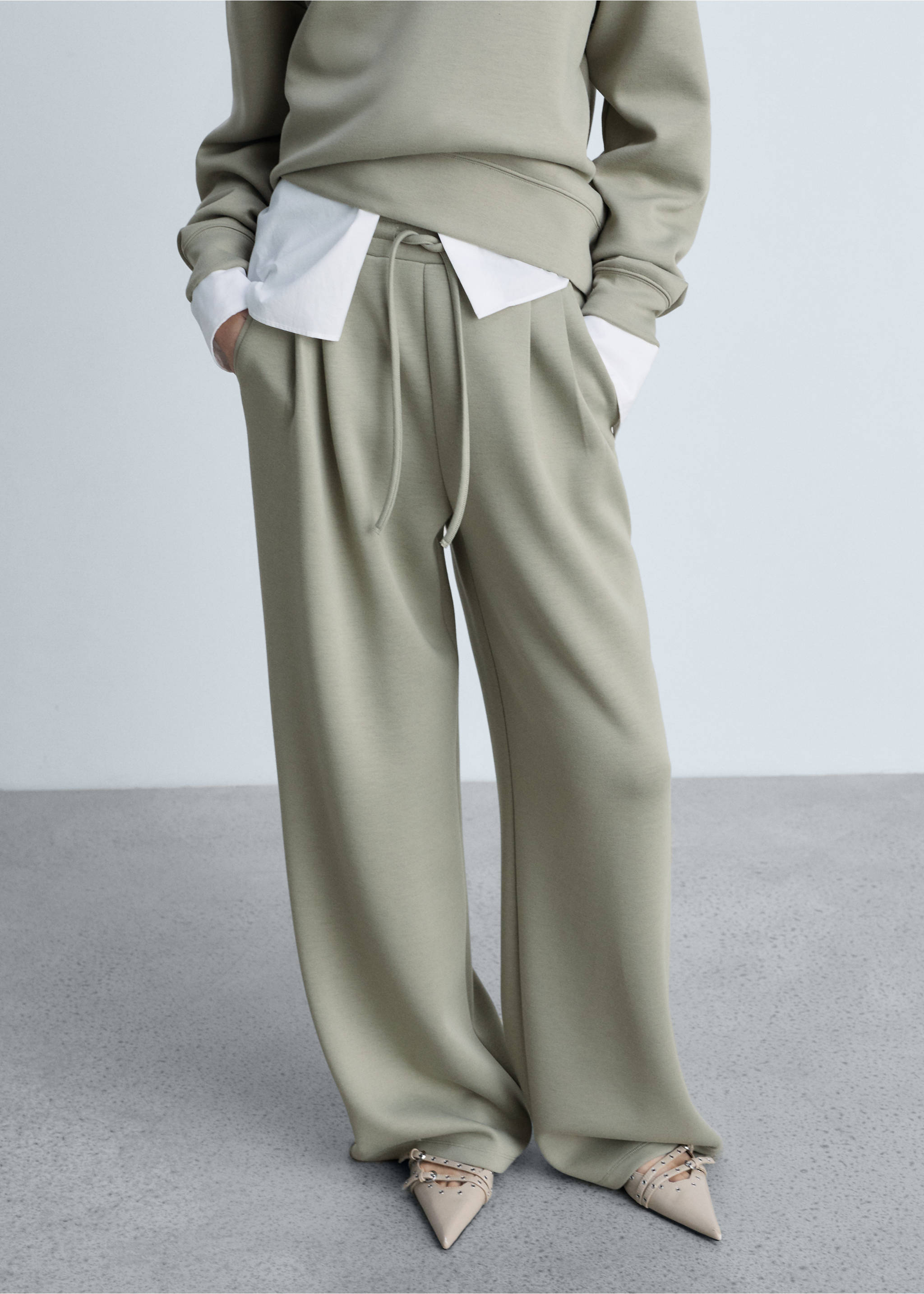 Wideleg-Jogger-Pants mit Abnähern - Mittlere Ansicht, Khaki. Ref: 87043275-00.