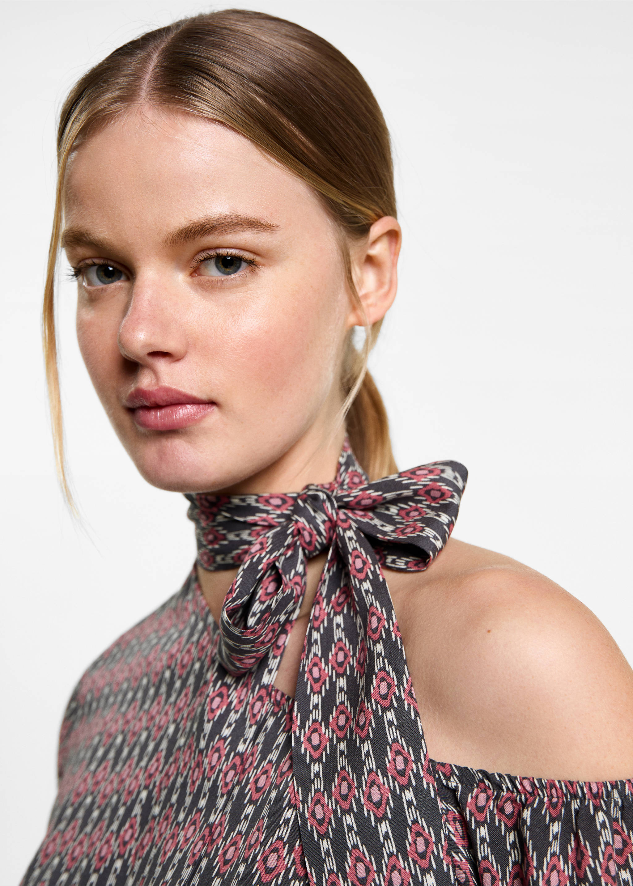 Blusa assimétrica - Pormenor do artigo 1, Grená. Ref: 87043280-00.