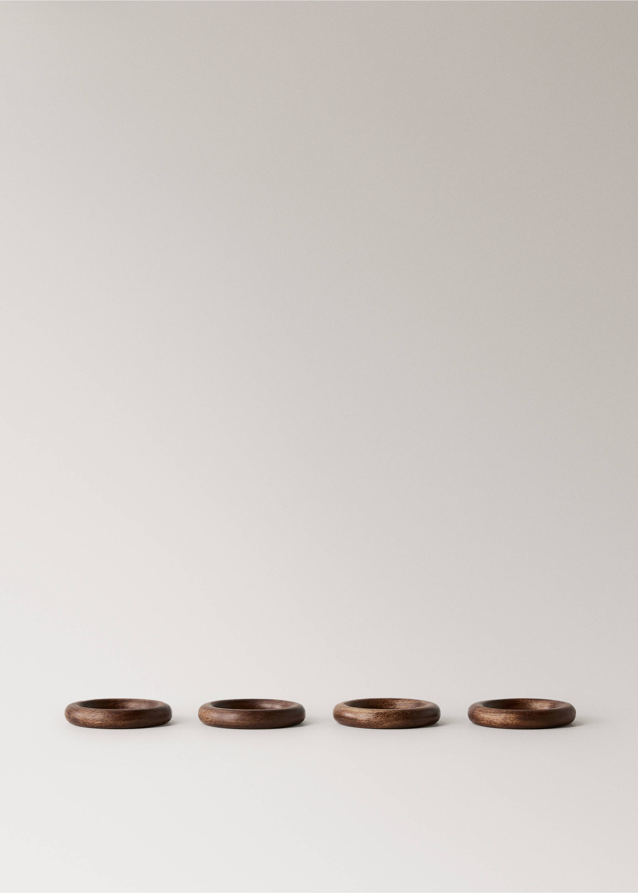 Serviettenringe aus Holz - Artikel ohne Model, Braun. Ref: 87043290-00.