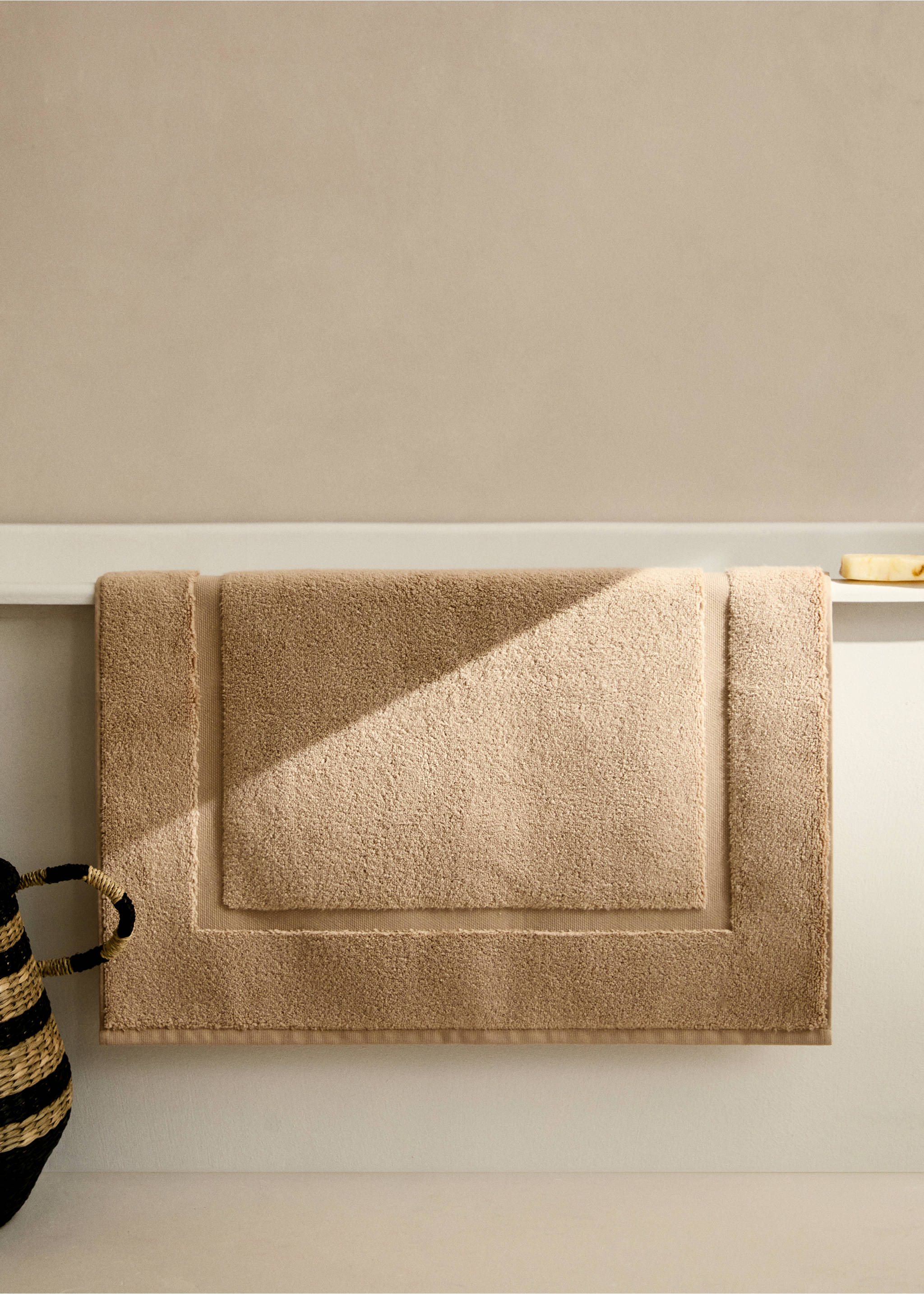 Koupelnová předložka z jemné bavlny - Celkový náhled, Broskvová. Ref: 87043297-00.