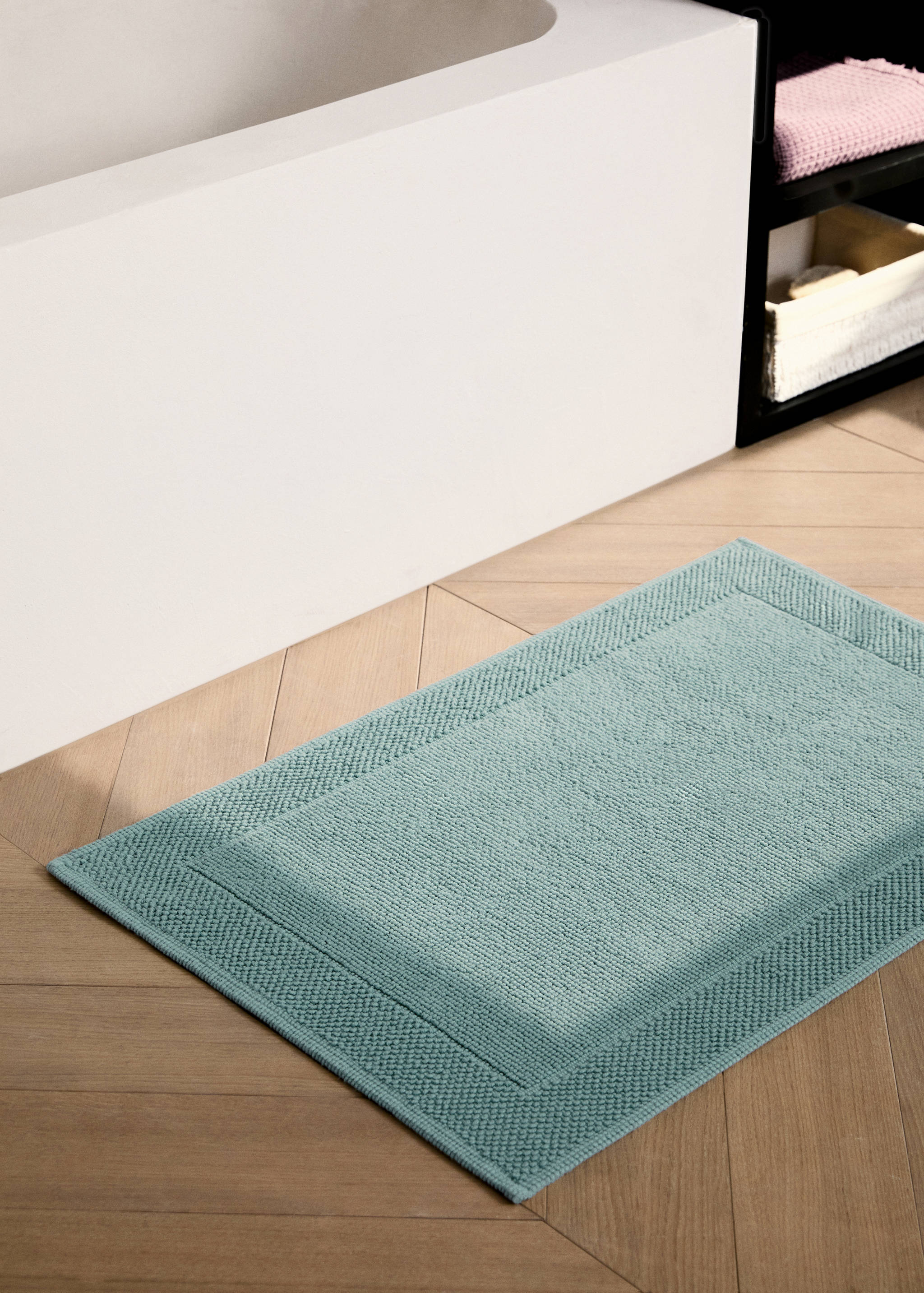 Bath mat with frame design - General plane
