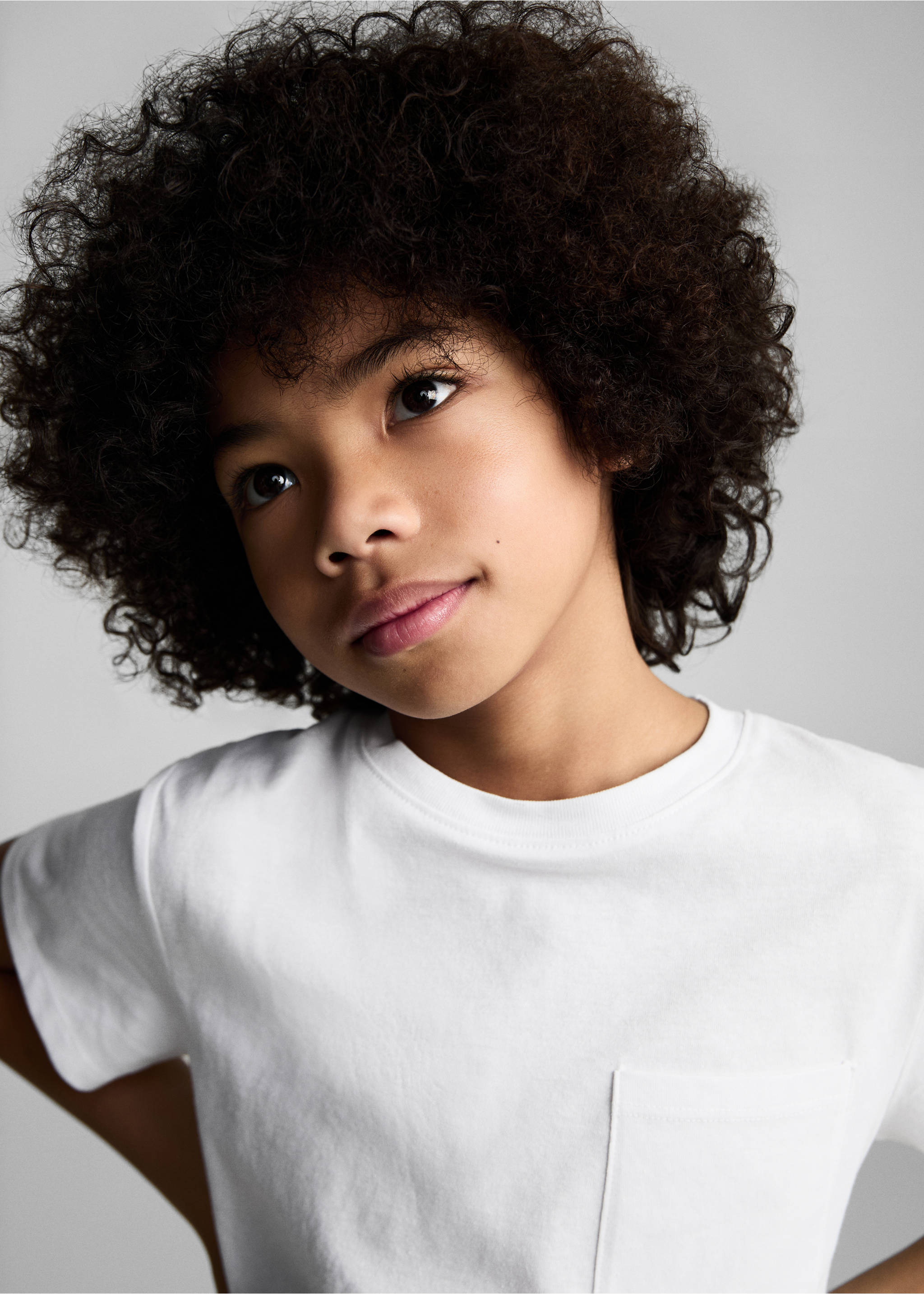 Majica sa zakrpom i džepom - Detalji artikla 1, Bijela. Ref: 87043651-00.