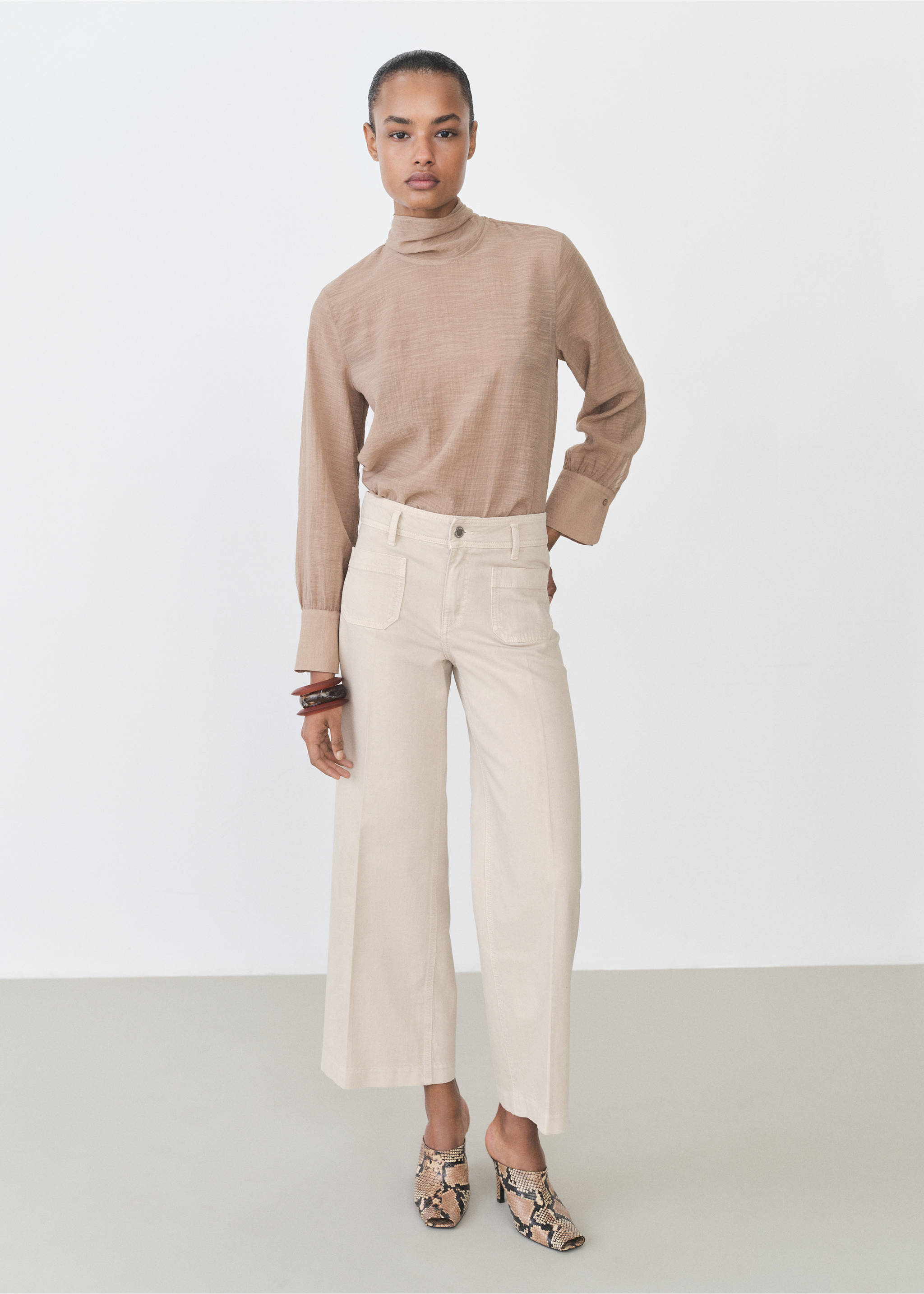 Wide leg jeans with pockets - General plane, Sand. Ref: 87044071-00.