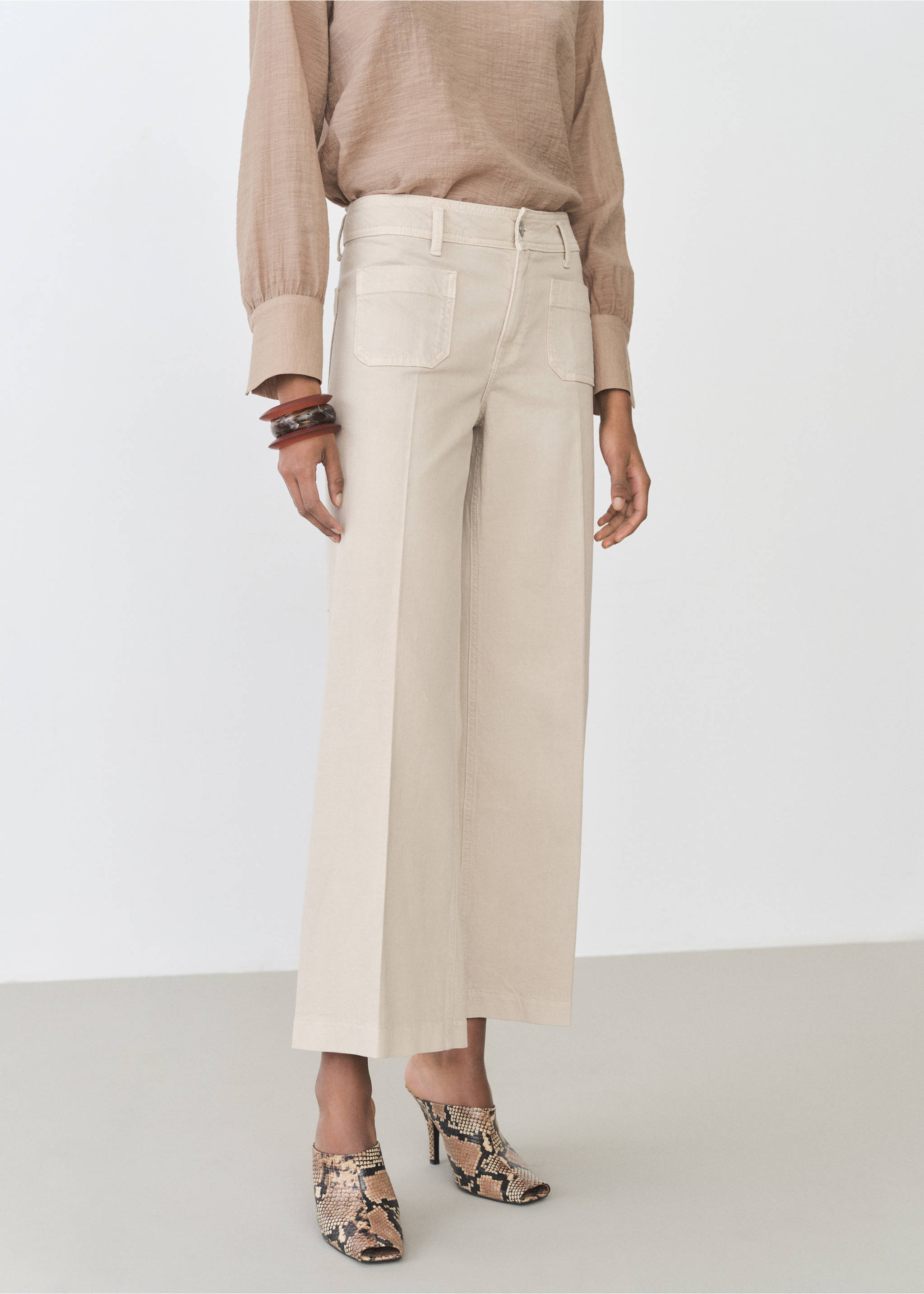 Wide leg jeans with pockets - Medium plane, Sand. Ref: 87044071-00.