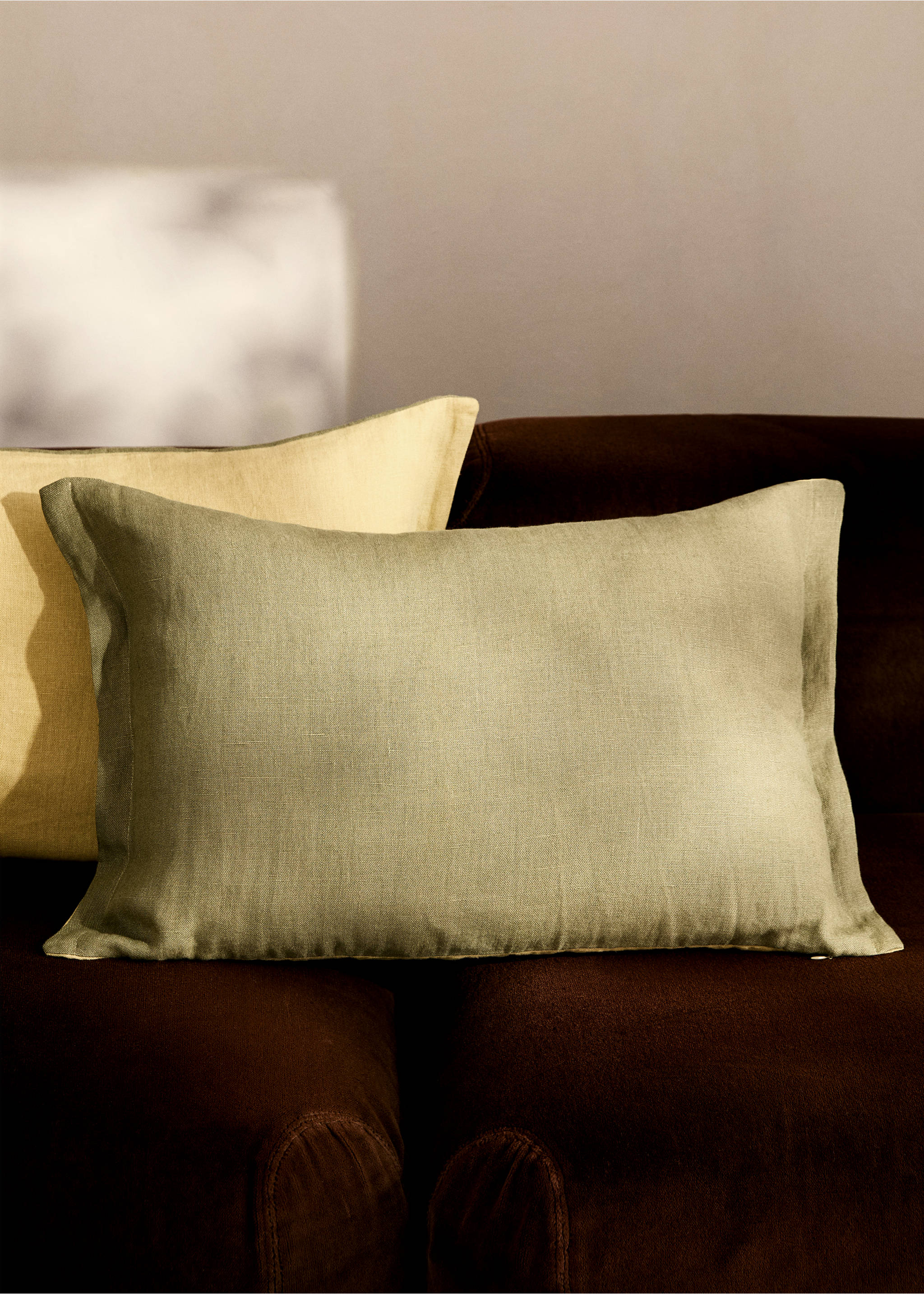 Two-tone linen cushion cover 40x60cm - General plane, Lime. Ref: 87044073-00.