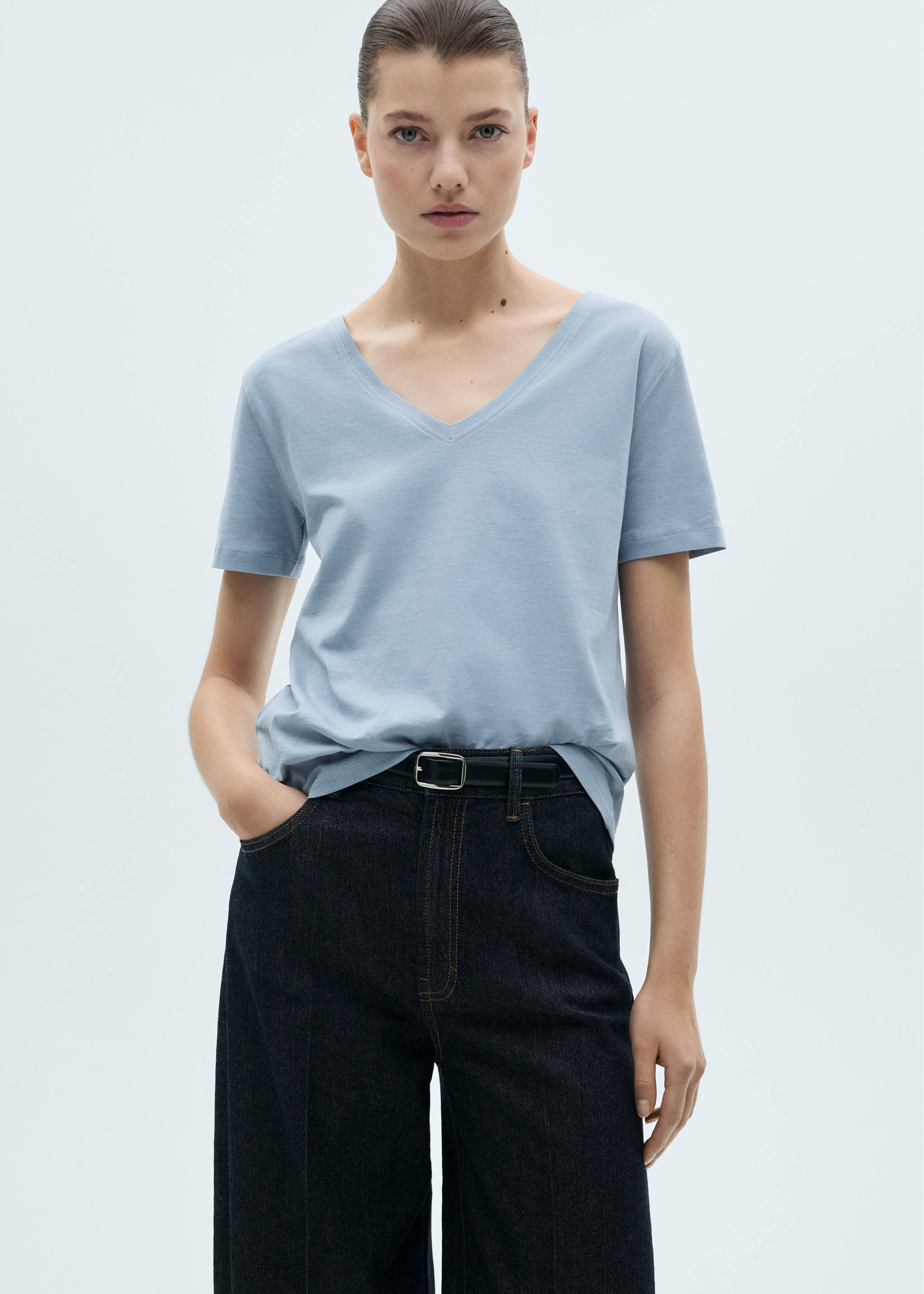 Baumwoll-T-Shirt, V-Ausschnitt - Mittlere Ansicht