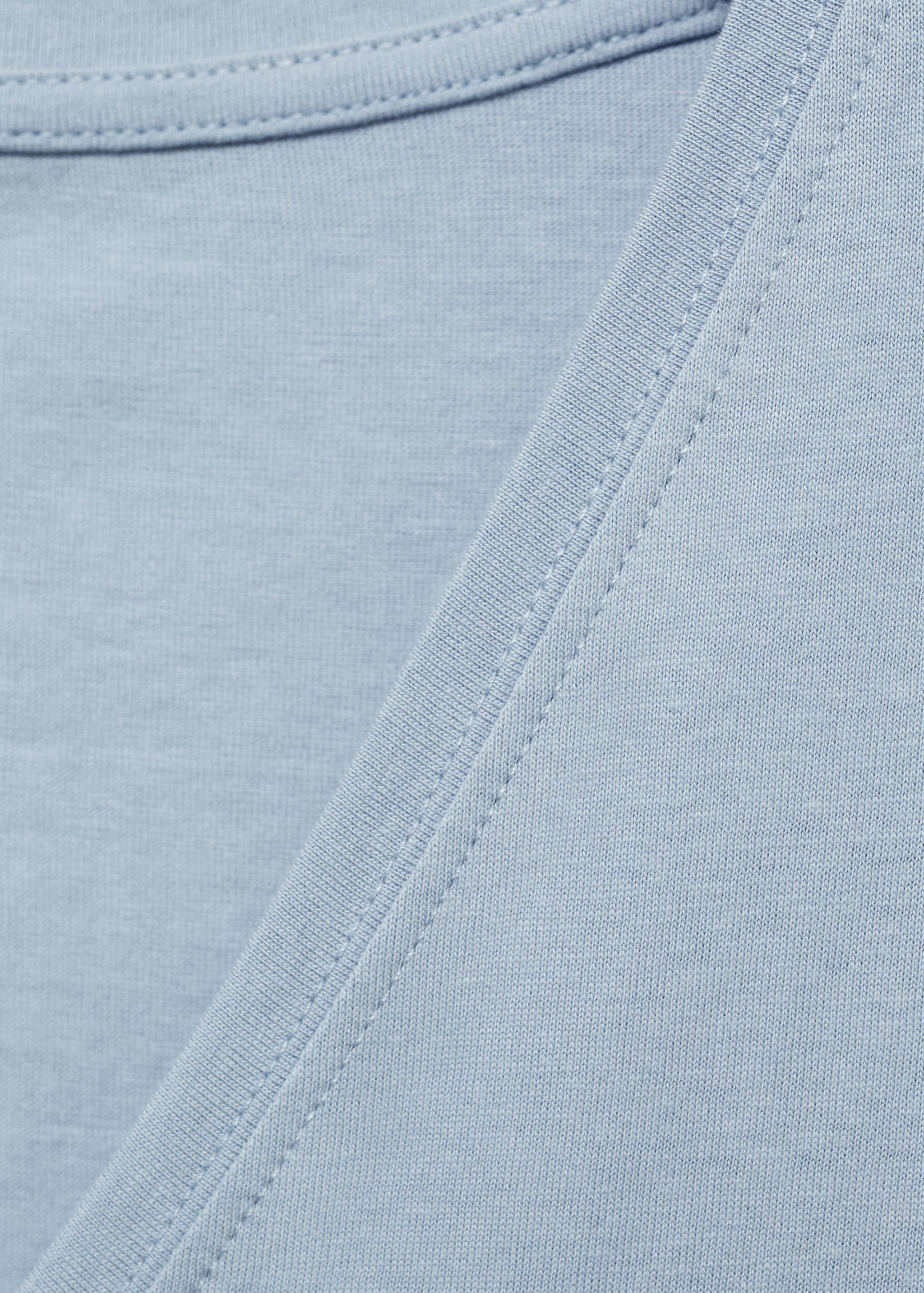 Baumwoll-T-Shirt, V-Ausschnitt - Detail des Artikels 8