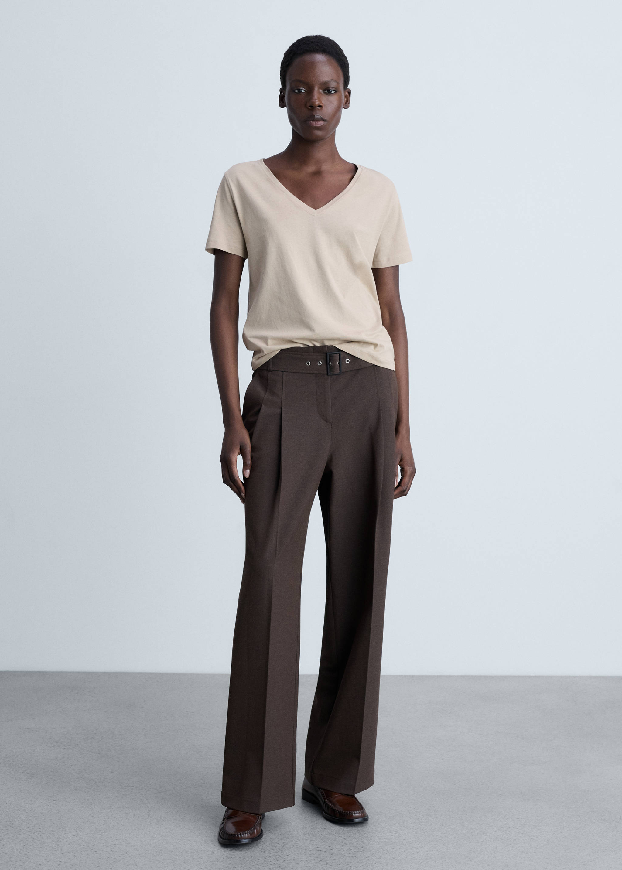 Baumwoll-T-Shirt, V-Ausschnitt - Allgemeine Ansicht