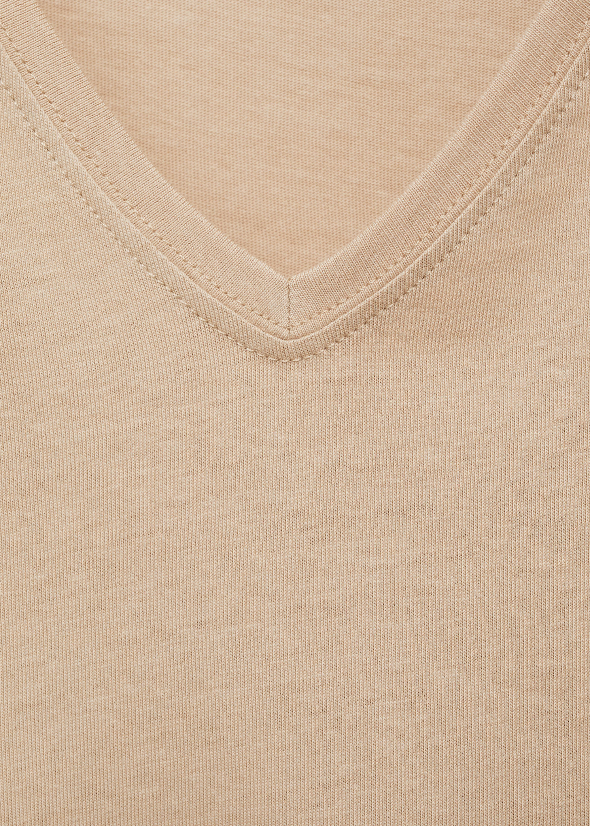 Baumwoll-T-Shirt, V-Ausschnitt - Detail des Artikels 8