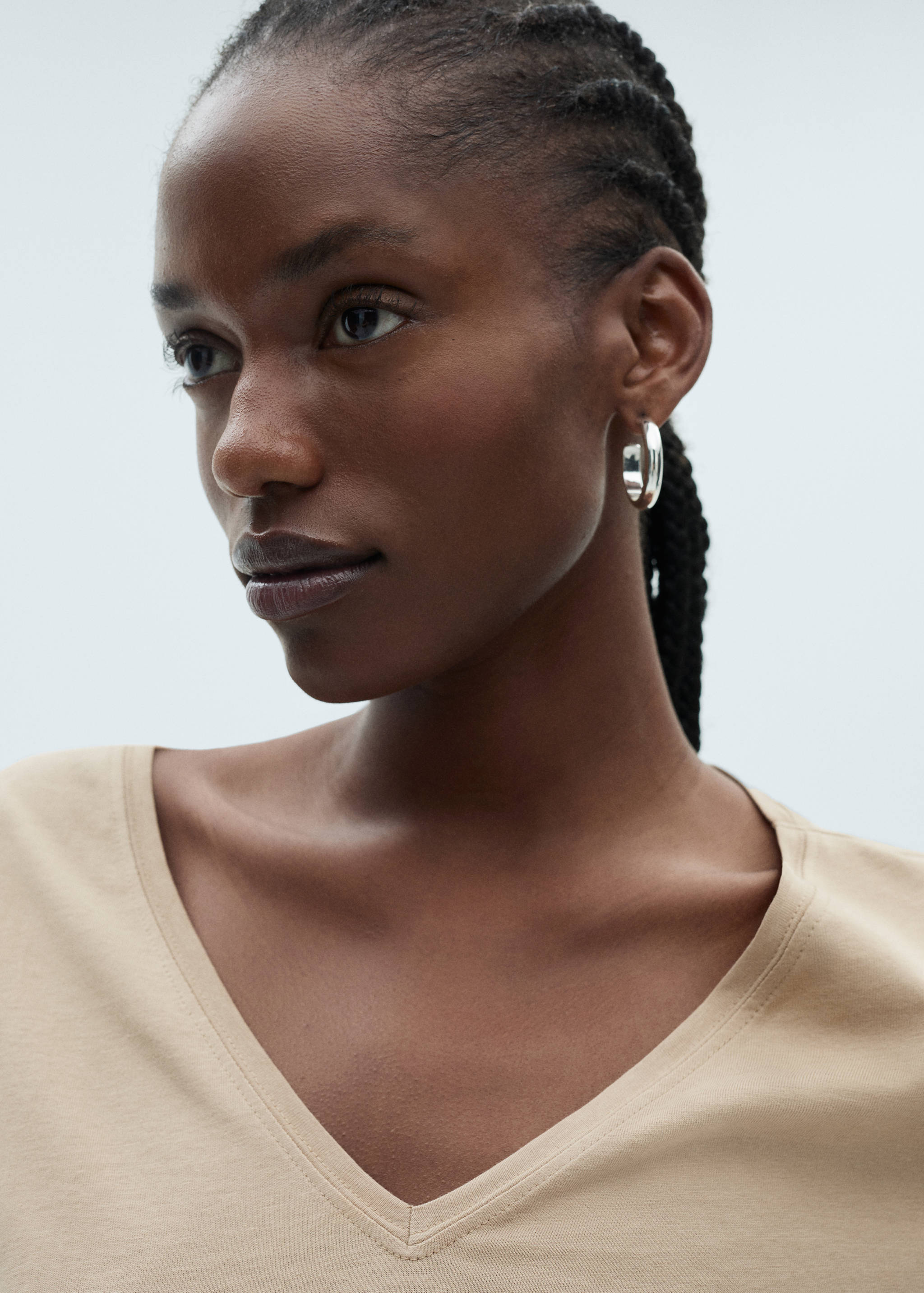 Baumwoll-T-Shirt, V-Ausschnitt - Detail des Artikels 4