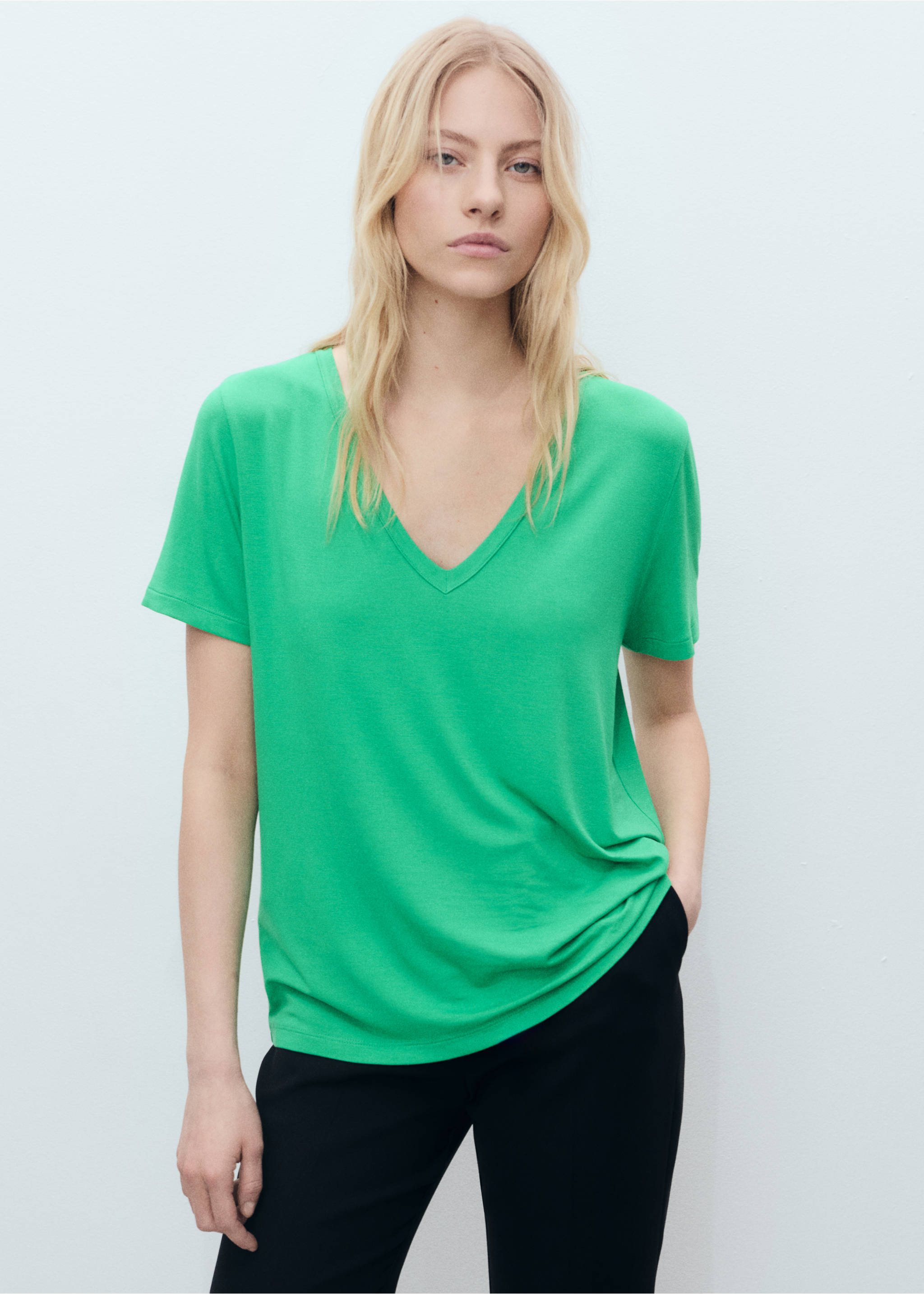 Camiseta cuello pico - Plano medio, Verde. Ref: 87044080-00.