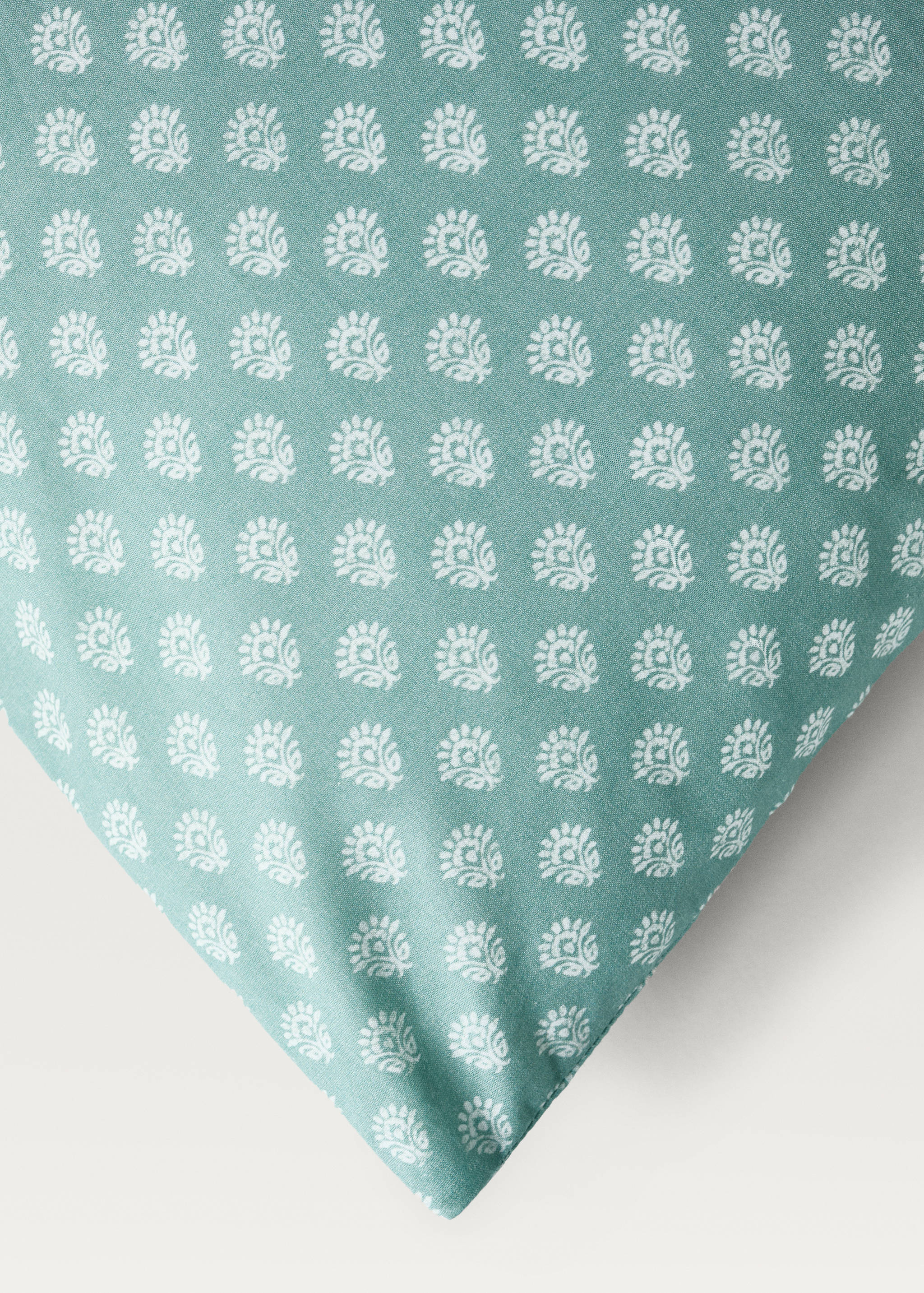 Cotton percale children's pillowcase with small flower 50x75 cm - Details of the article 3