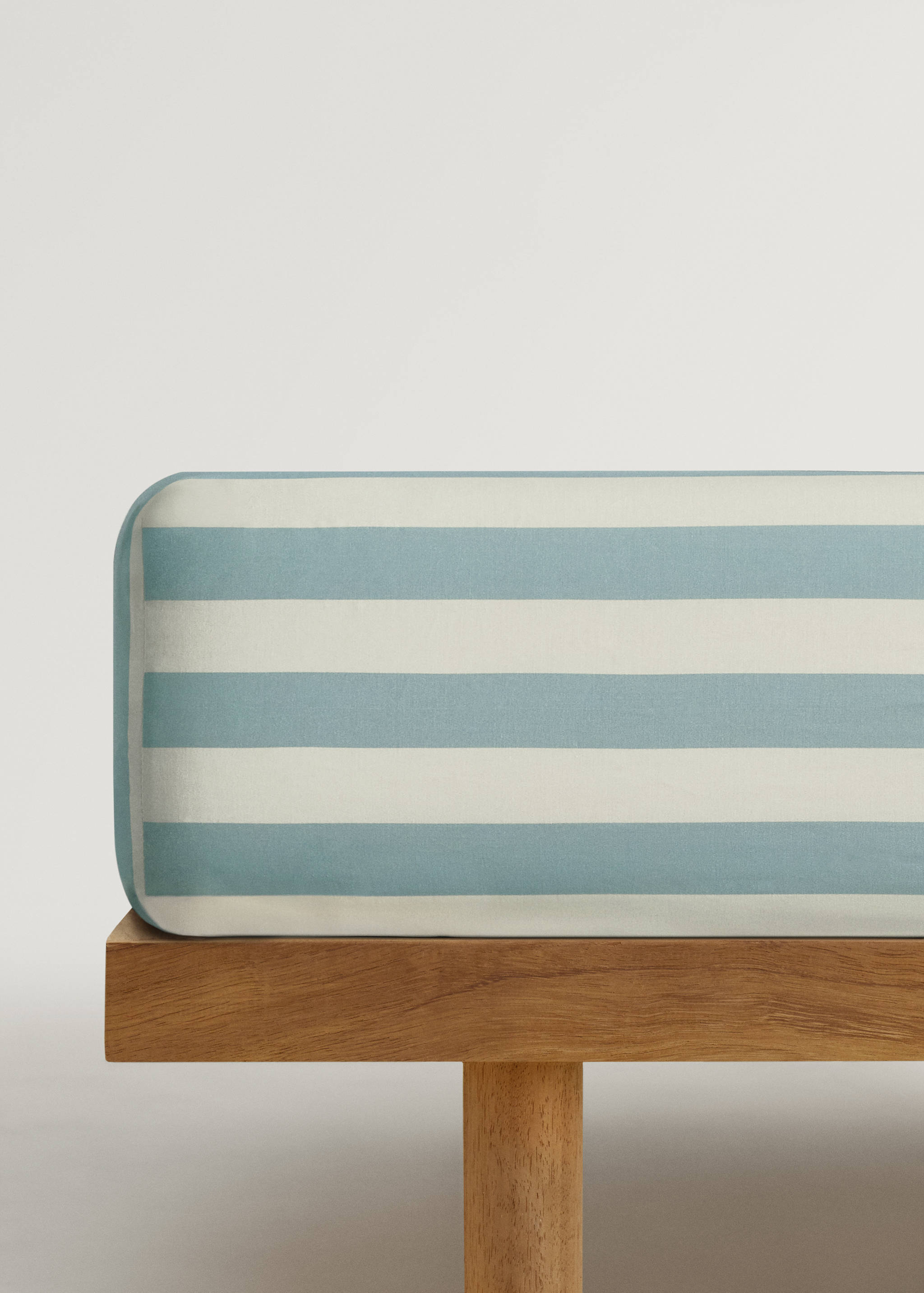 Spannbettlaken aus Baumwoll-Perkal mit breiten Streifen für Kinderbettchen - Artikel ohne Model