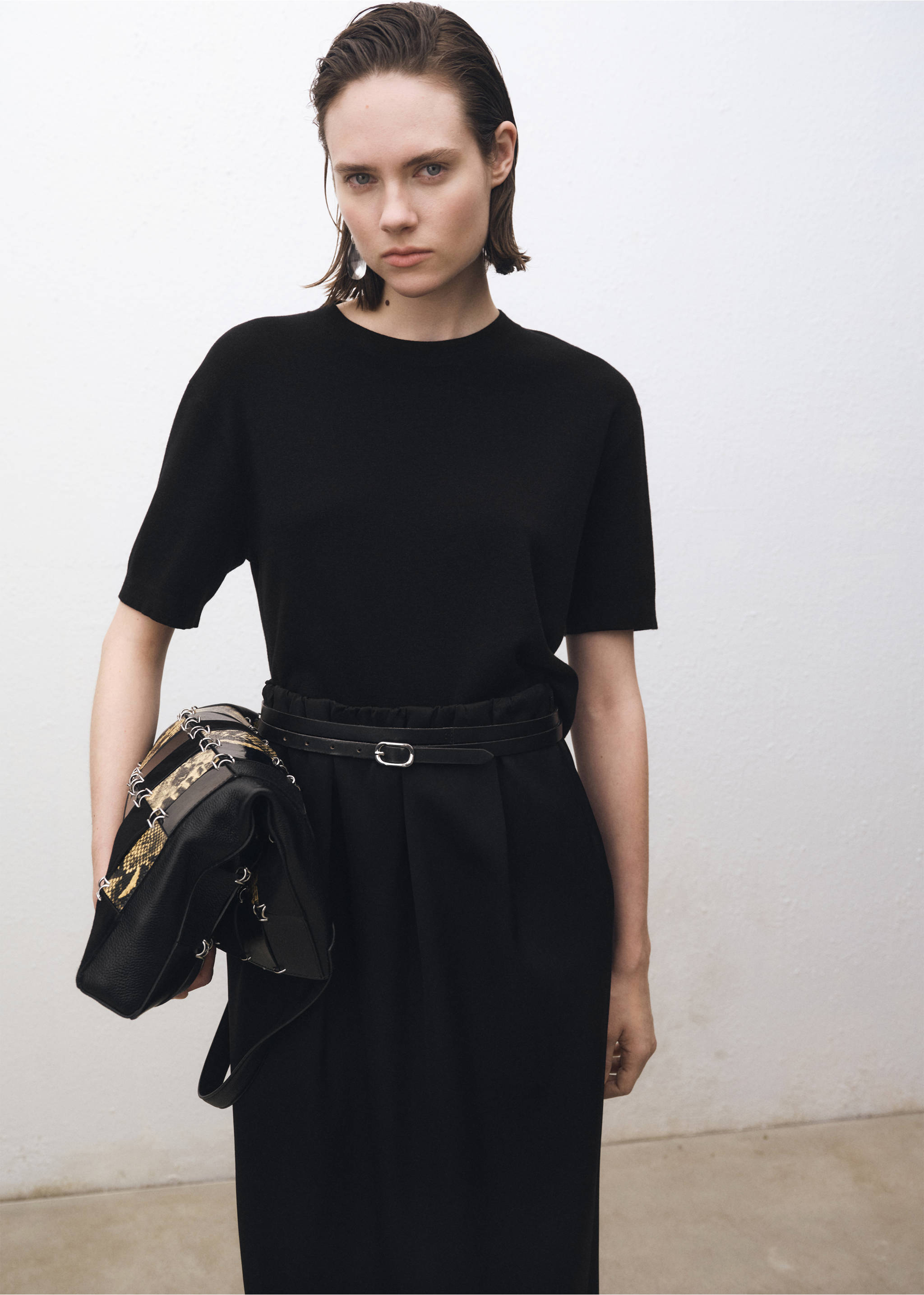 Kurzarm-Pullover aus Wollgemisch - Mittlere Ansicht, Schwarz. Ref: 87044089-00.