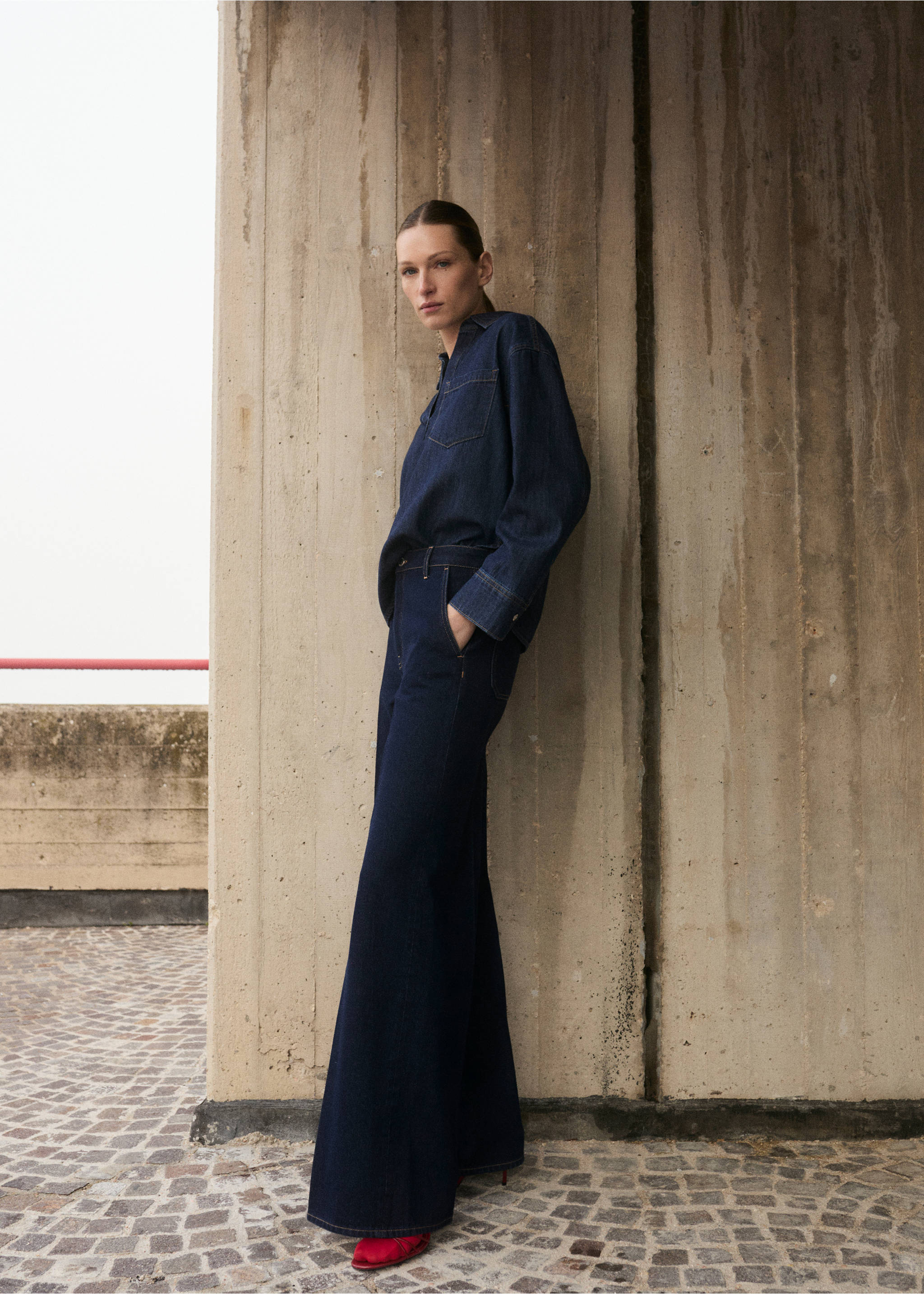 High-rise wide leg rinse-wash jeans - Medium plane, Open Blue. Ref: 87044092-00.