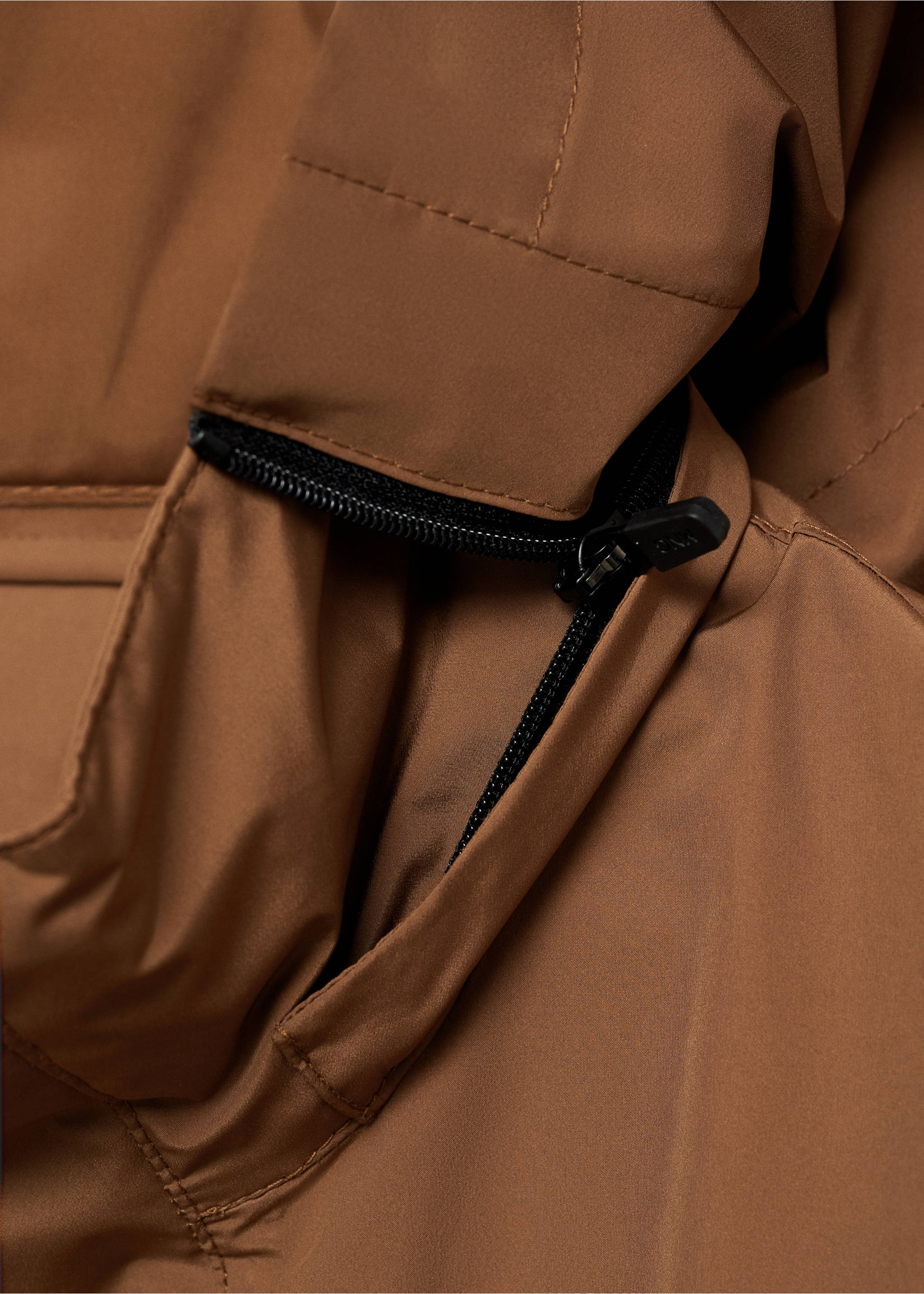 COOLMAX® technology waterproof barn jacket - Details of the article 8, Tobacco Brown. Ref: 87044389-00.