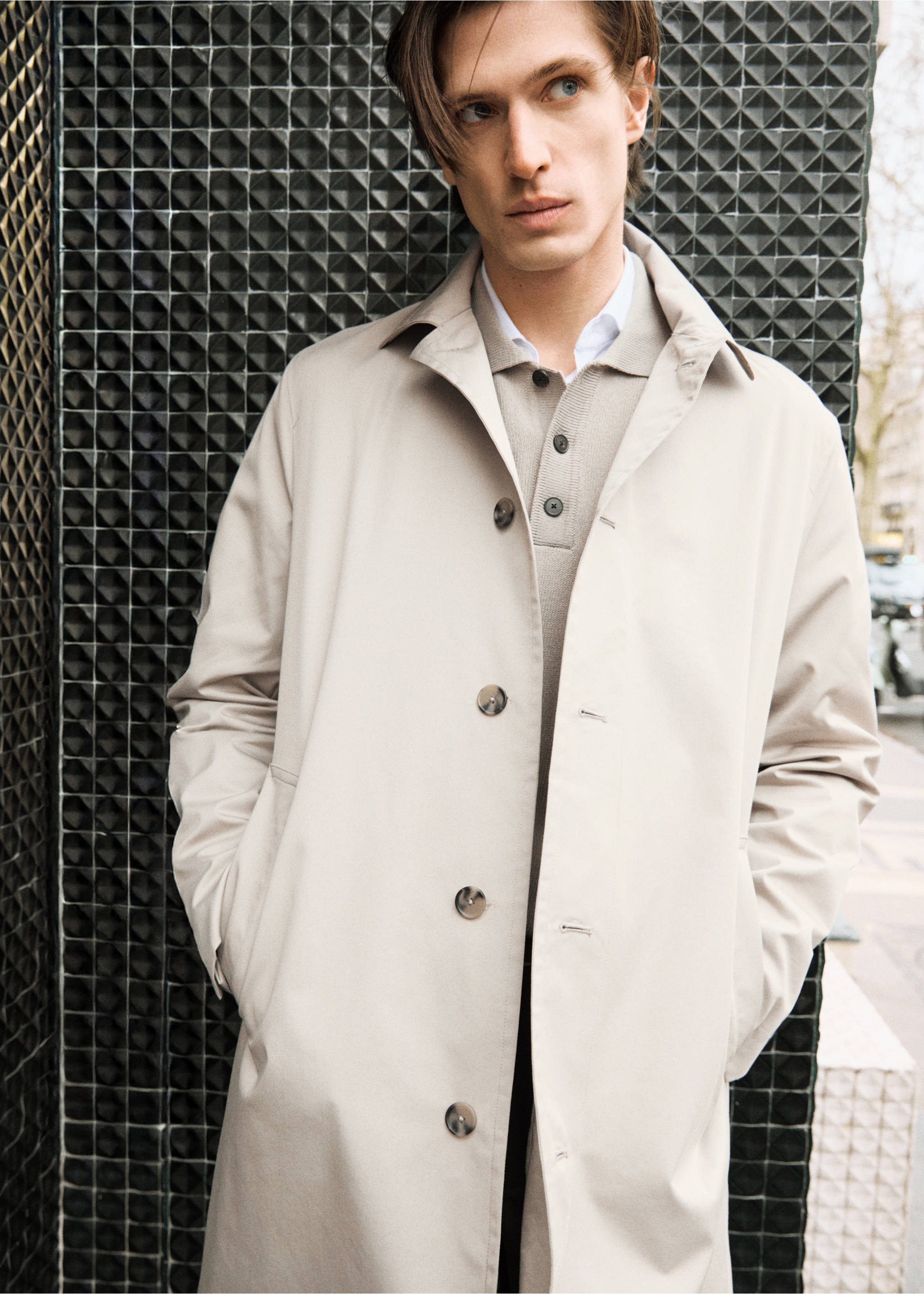 Water-repellent cotton trench coat - Details of the article 5, Ice Grey. Ref: 87044391-00.