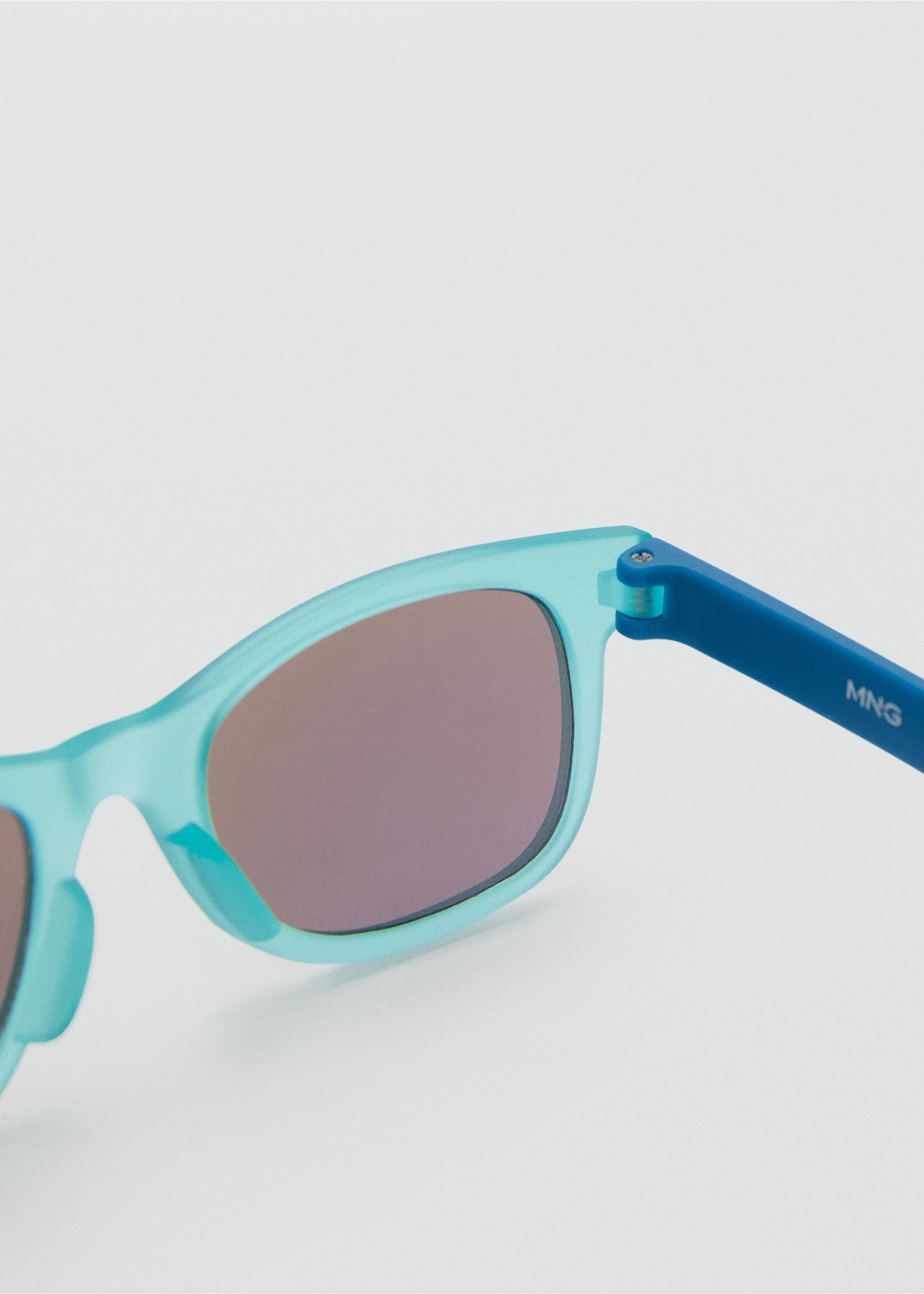 Rectangular polarised sunglasses - Details of the article 1, Blue. Ref: 87044395-00.