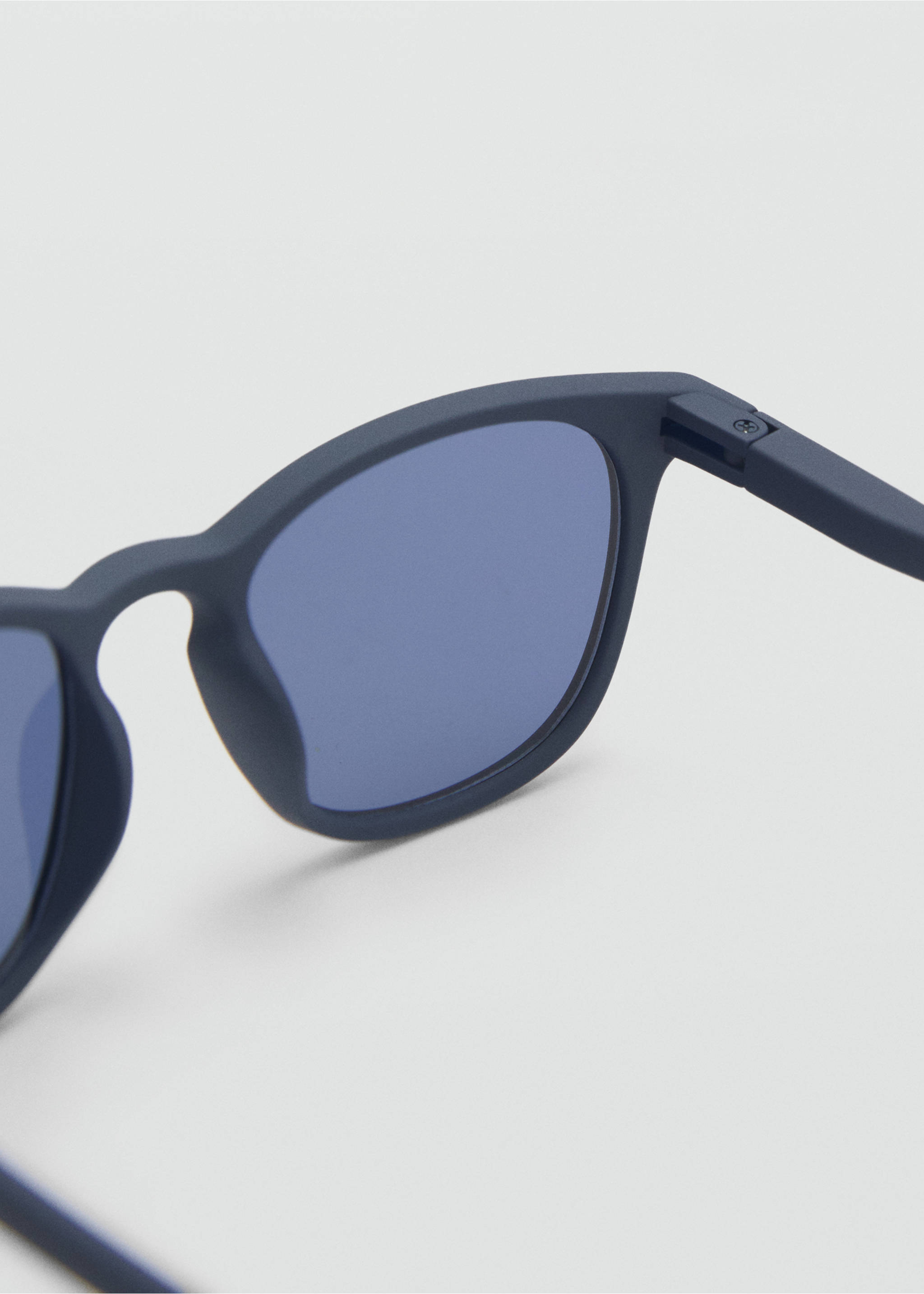 Resin frame sunglasses - Details of the article 1, Dark Navy. Ref: 87044396-00.