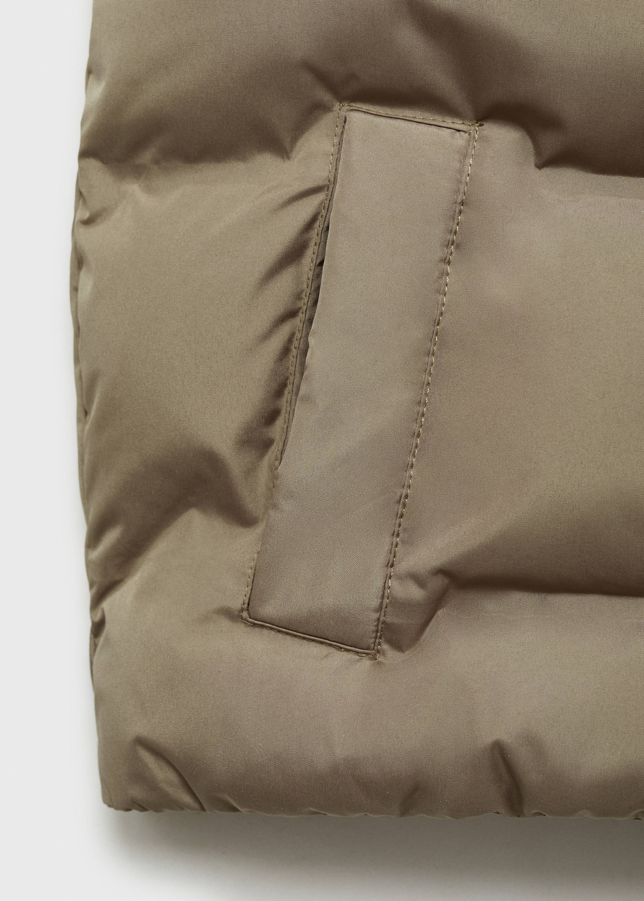 Quilted vest with pockets - Details of the article 8