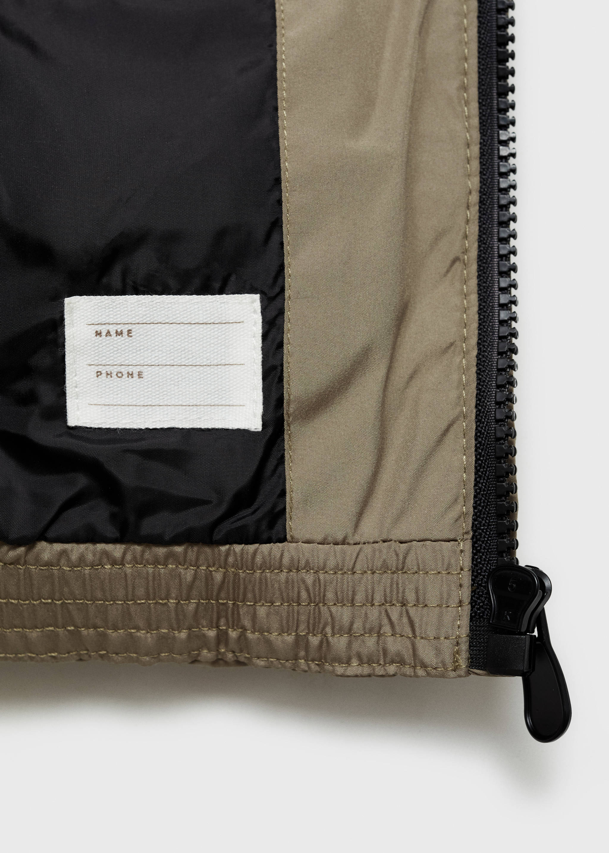 Quilted vest with pockets - Details of the article 0