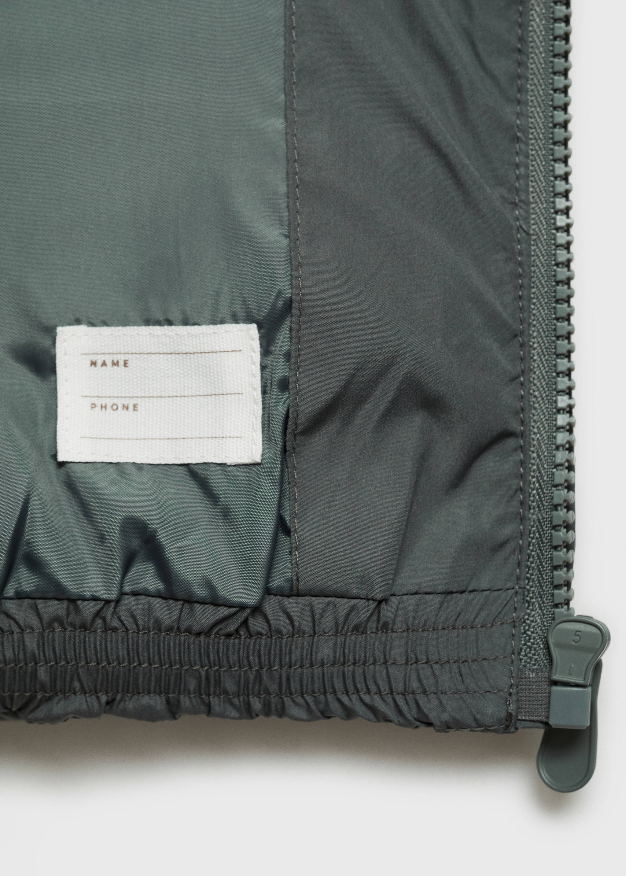Quilted vest with pockets - Details of the article 8