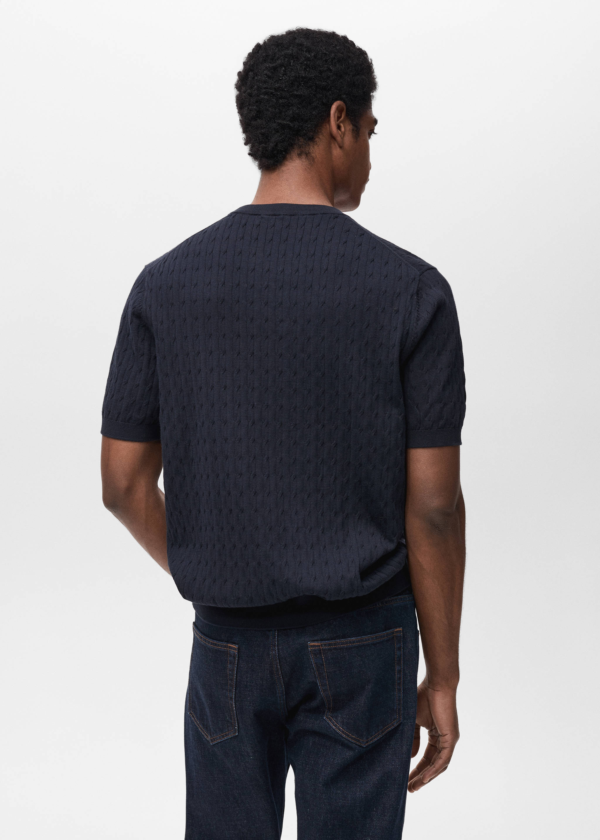 Feinstrickpullover mit Zopfmuster - Rückseite des Artikels