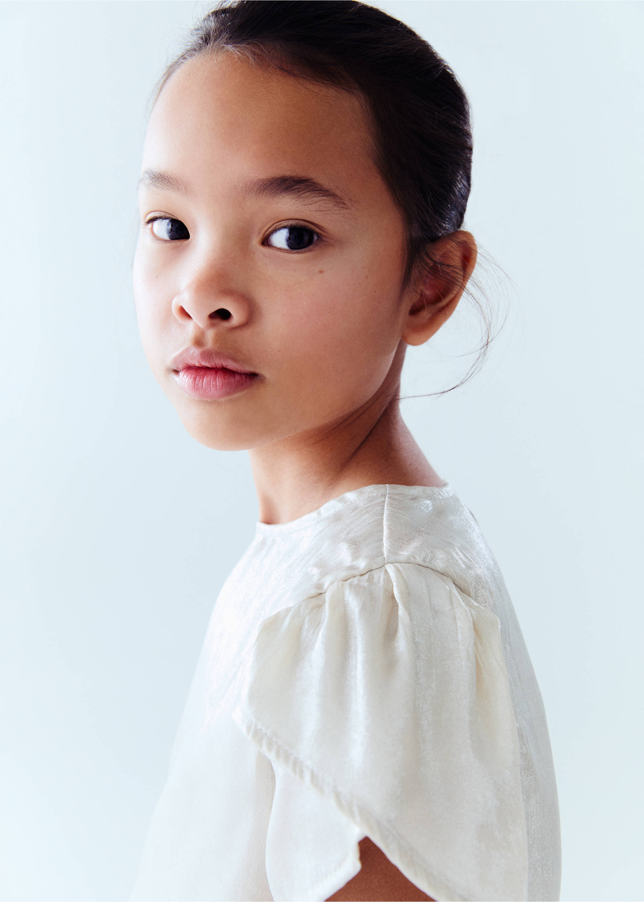 Short-sleeved satin blouse - Details of the article 5, Beige. Ref: 87044417-00.